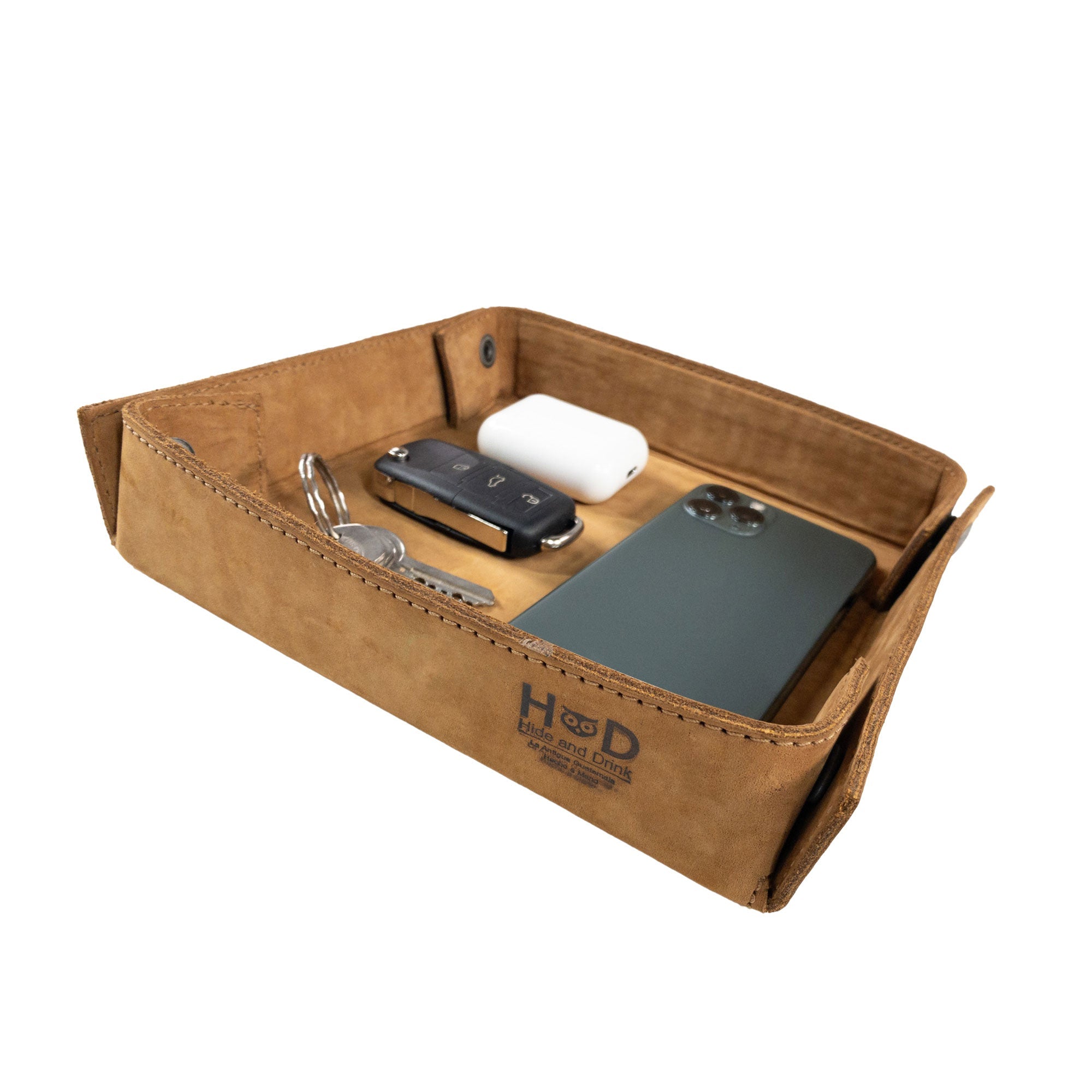 Hide & Drink Jumbo Tray featuring a sophisticated design crafted from full grain leather, ideal for storing smartphones and keys. This artisan catchall tray is handmade in La Antigua Guatemala.