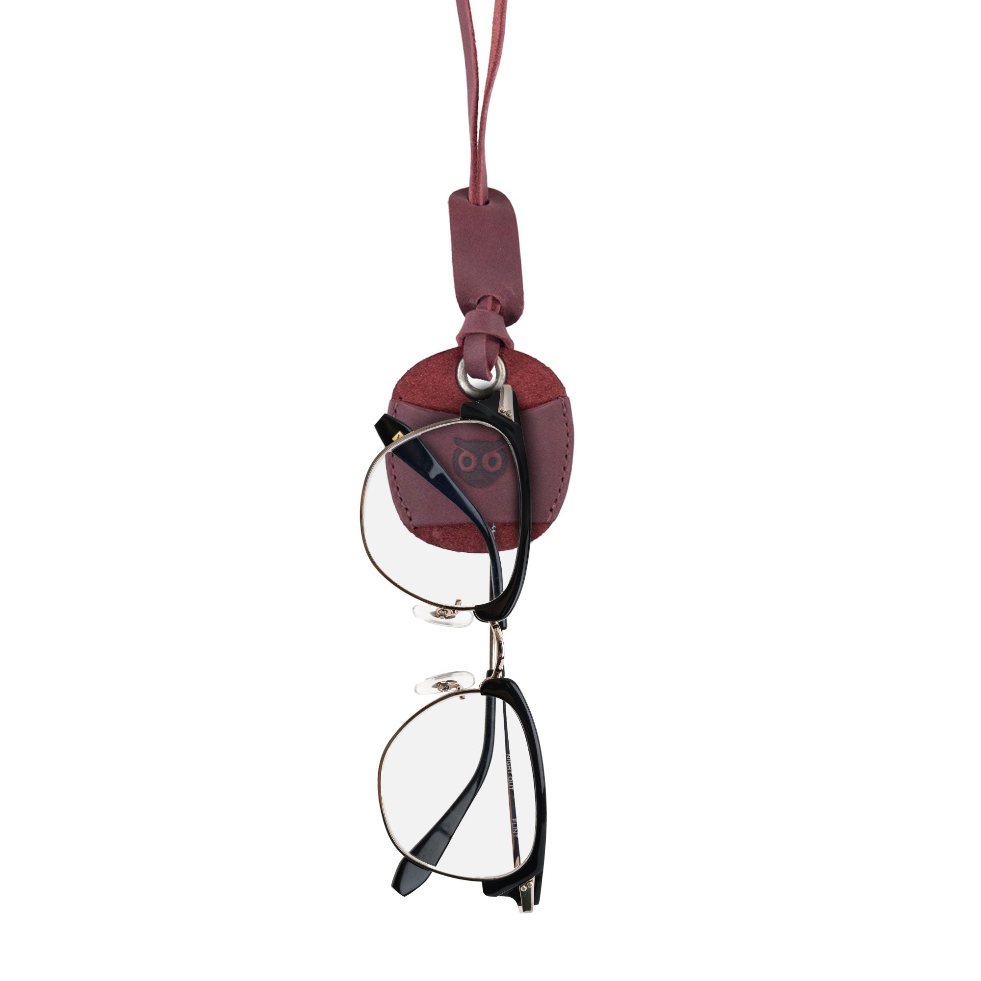 Hide & Drink Eyeglasses Holder proudly displaying its unique leather finish, suited for everyday use. This Eyeglasses Holder is made of full grain leather, perfect for sunglasses and reading glasses. Artisan crafted in La Antigua Guatemala & Oaxaca Mexico.