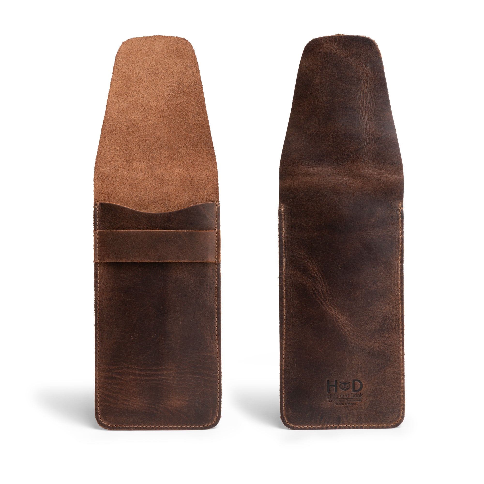 Hide & Drink Cigar Holder, showcasing a slim cigar case for three 50 ring cigars with a classic style. This all-purpose holder is crafted from full grain leather, perfect for a rustic portable bag. Each piece is handmade in La Antigua Guatemala, emphasizing small batch production and artisanal techniques.