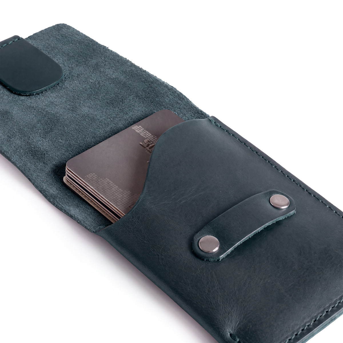 Hide & Drink Slim Card Holder with cards and cash visible, showcasing the practicality of holding up to 4 cards. This full grain leather wallet is designed for easy access, handmade in La Antigua Guatemala with artisan craftsmanship.