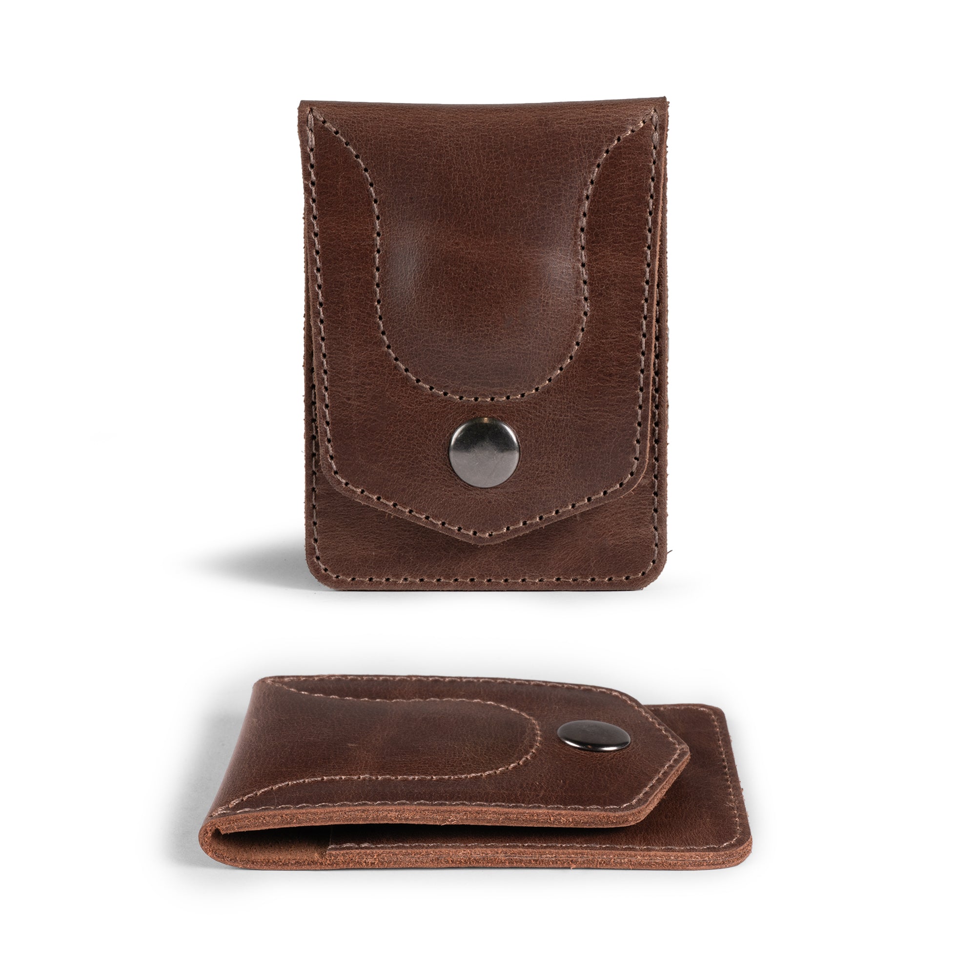 This vintage Card Holder with AirTag Slot from Hide & Drink highlights a sleek and stylish wallet design, complete with a GPS slot. Made from premium full grain leather, this small batch production piece serves as a perfect slim travel accessory for organizing your essentials.