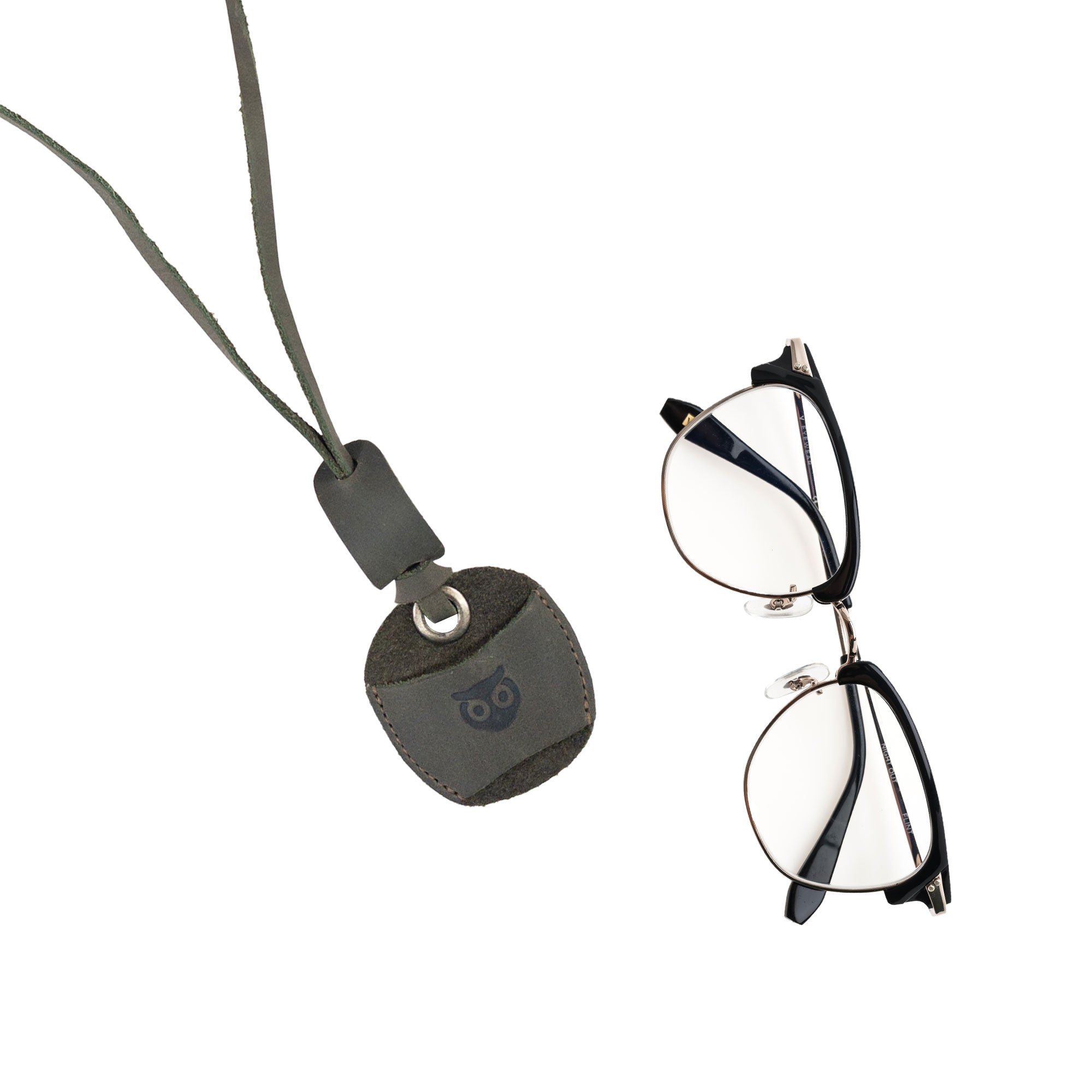 Hide & Drink Eyeglasses Holder on display, emphasizing its refined craftsmanship. A practical Eyeglasses Holder made of high-quality full grain leather, perfect for daily use. Artisan, handmade in La Antigua Guatemala & Oaxaca Mexico.