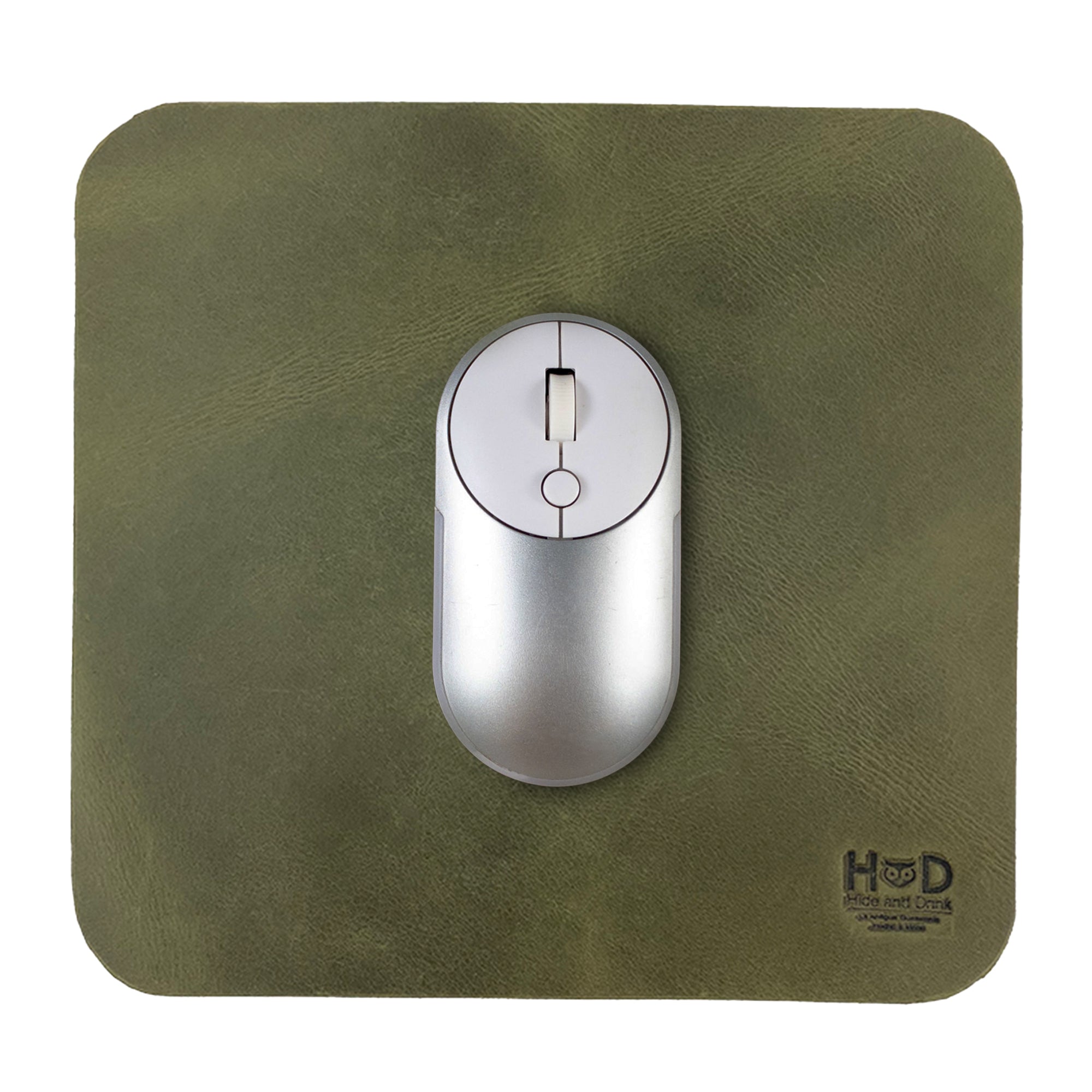 Hide & Drink Mousepad with a smooth green leather surface, ideal for a chic desk setup. The anti-slip properties ensure stability, combining functionality with artisan craftsmanship from La Antigua Guatemala & Oaxaca Mexico.