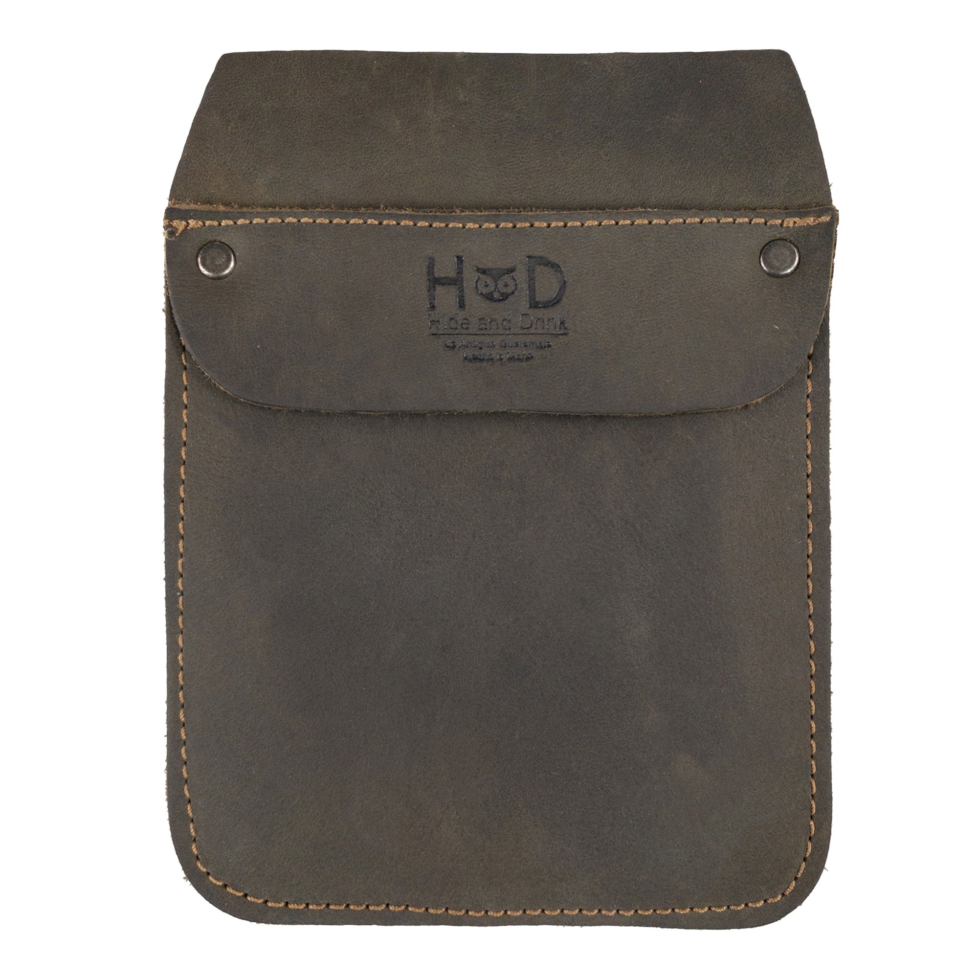 Hide & Drink Leather Work Pocket, highlighting its practical dimensions and stylish features. Made from superior materials, this Leather Work Pocket is perfect for storing tools and pens neatly.
