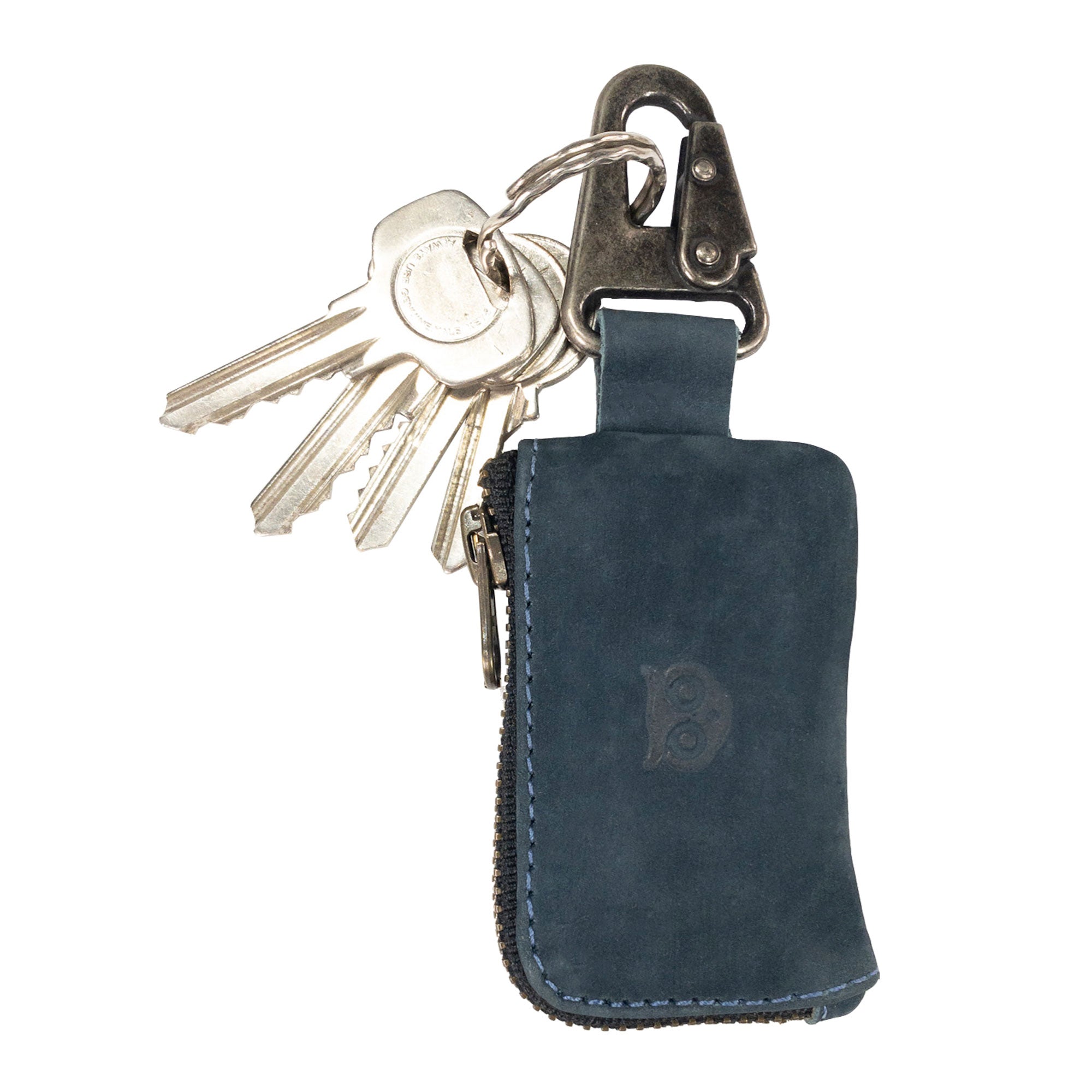 Another view of the Car Key Holder by Hide & Drink featuring keys and a cash zipper case, highlighting its durable full grain leather and nickel metal clasp. Suitable for storing headphones, memory cards, and flash drives, crafted in La Antigua Guatemala & Oaxaca Mexico.