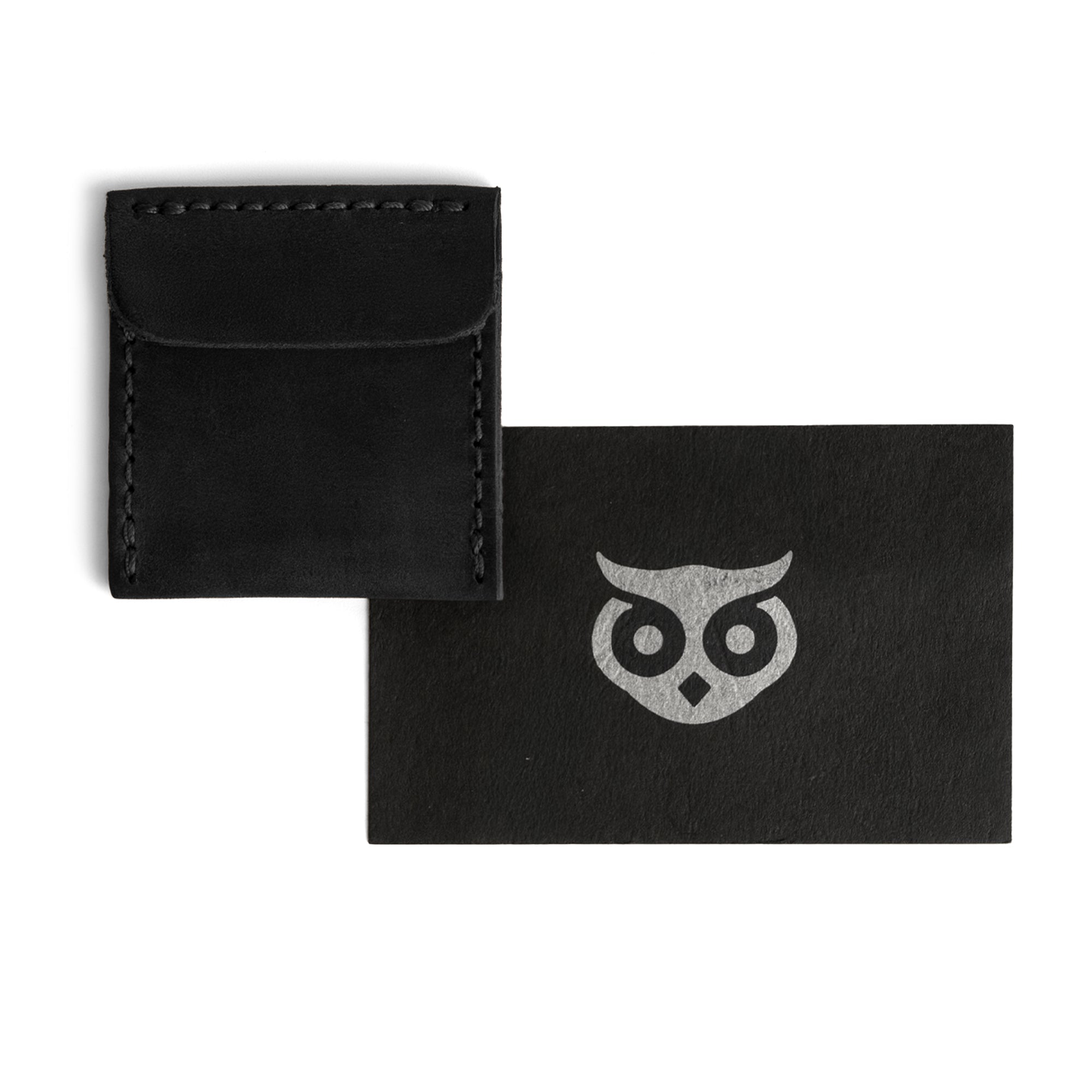 Hide & Drink Wedding Ring Case with an engagement ring beautifully positioned inside, made from soft tan full grain leather. Ideal as a small bearer and pouch organizer for travel, handmade in La Antigua Guatemala & Oaxaca Mexico.