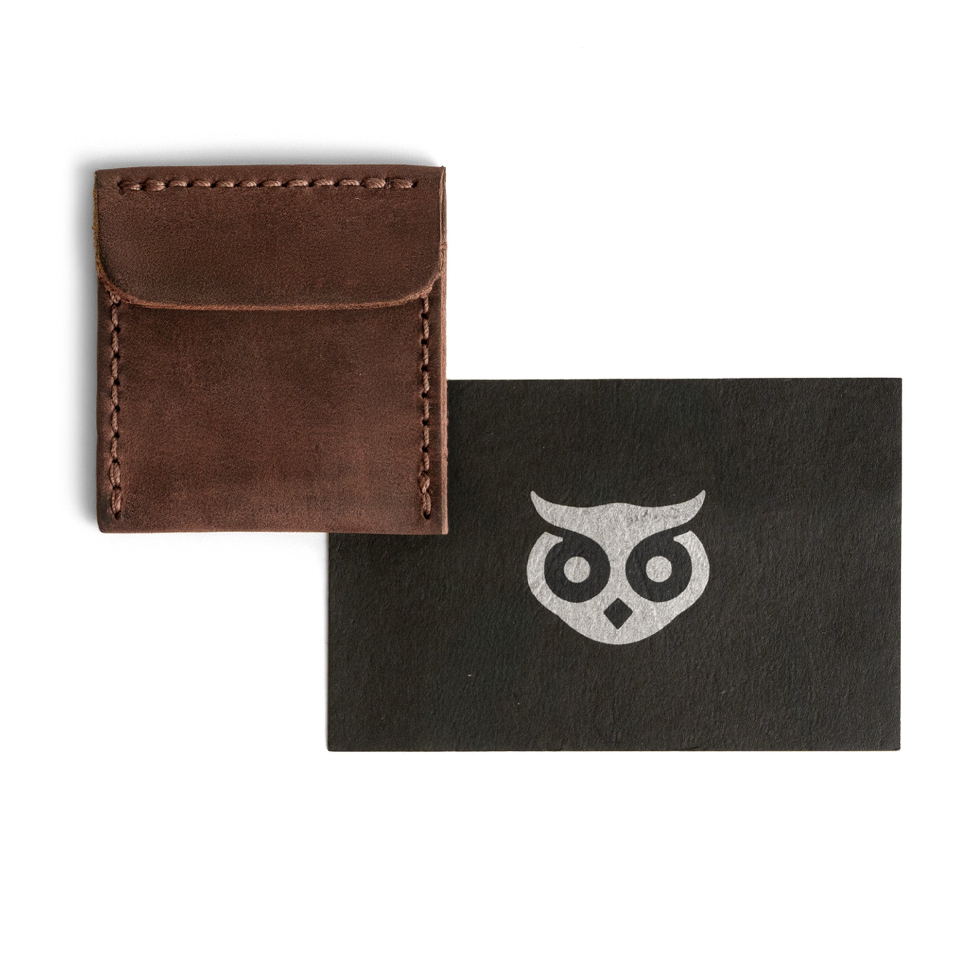 Hide & Drink Wedding Ring Case alongside branded packaging, showcasing full grain leather quality. A perfect engagement rings case and pouch organizer for travel, handmade by skilled artisans in La Antigua Guatemala & Oaxaca Mexico.
