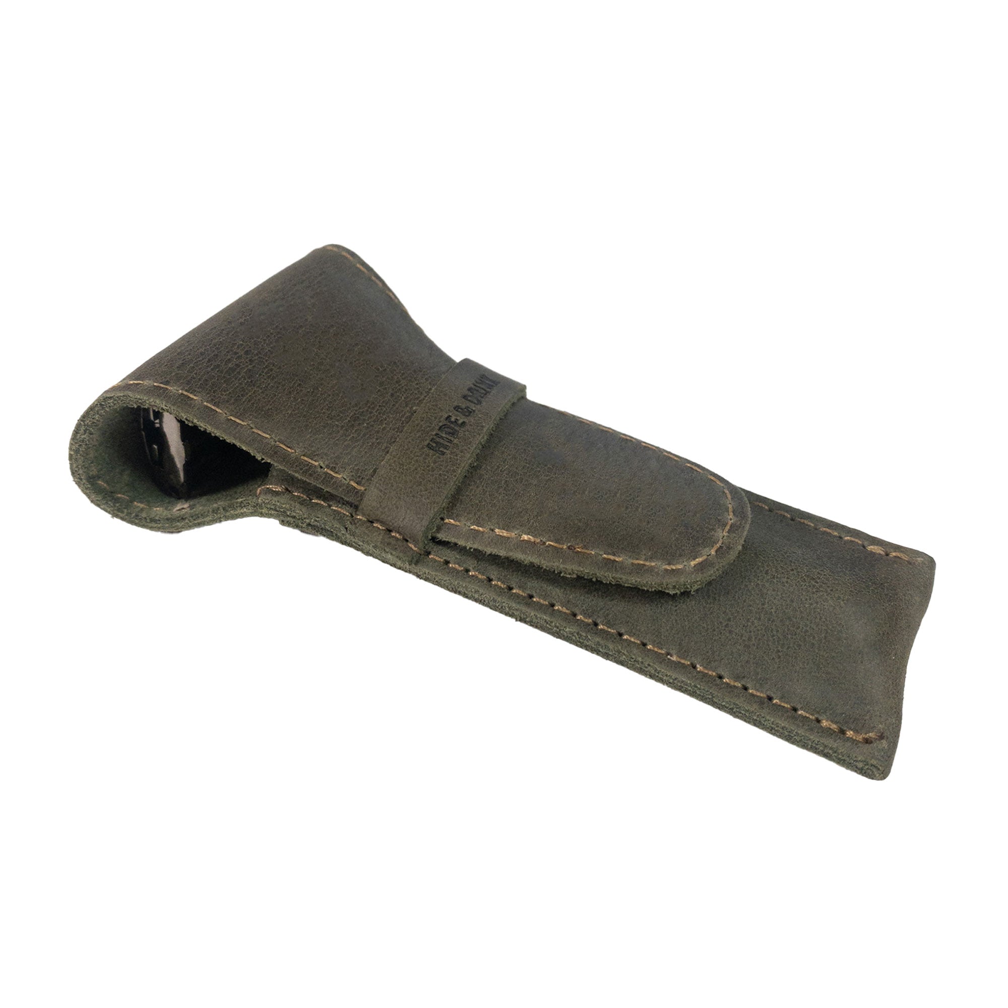 Hide & Drink's Safety Razor Case, a stylish and durable Full Grain Leather accessory ideal for personal care and shaving. Made using traditional methods, this handmade case showcases the artisan craftsmanship of La Antigua Guatemala and Oaxaca Mexico. Perfect for travel, it features practical design elements suitable for any shaving routine.