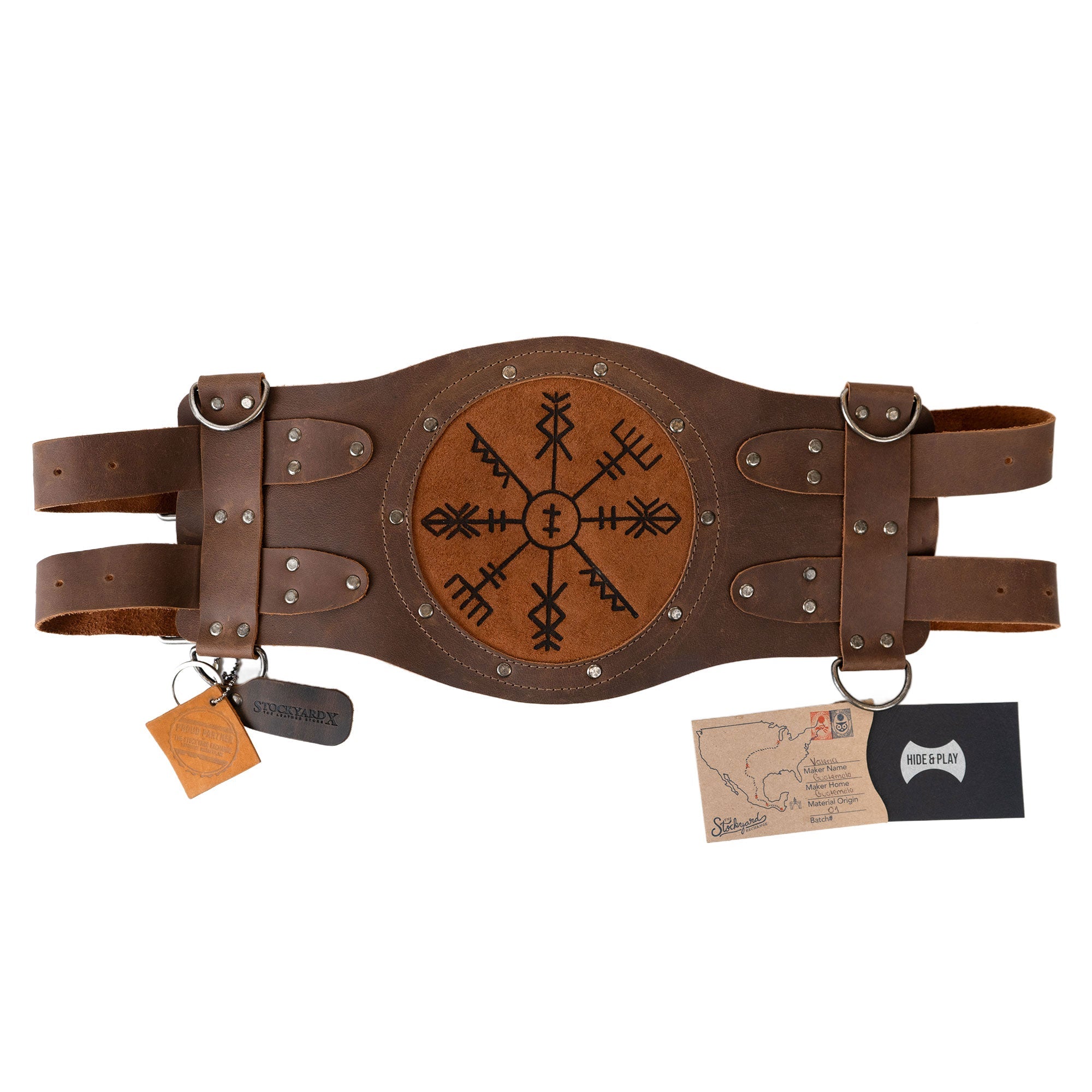 Size guide for the Viking Belt by Hide & Play, showing minimal and maximum circumference measurements. This rustic accessory made from full grain leather is perfect for cosplay, costume parties, and LARPing, featuring artisan craftsmanship from La Antigua Guatemala.