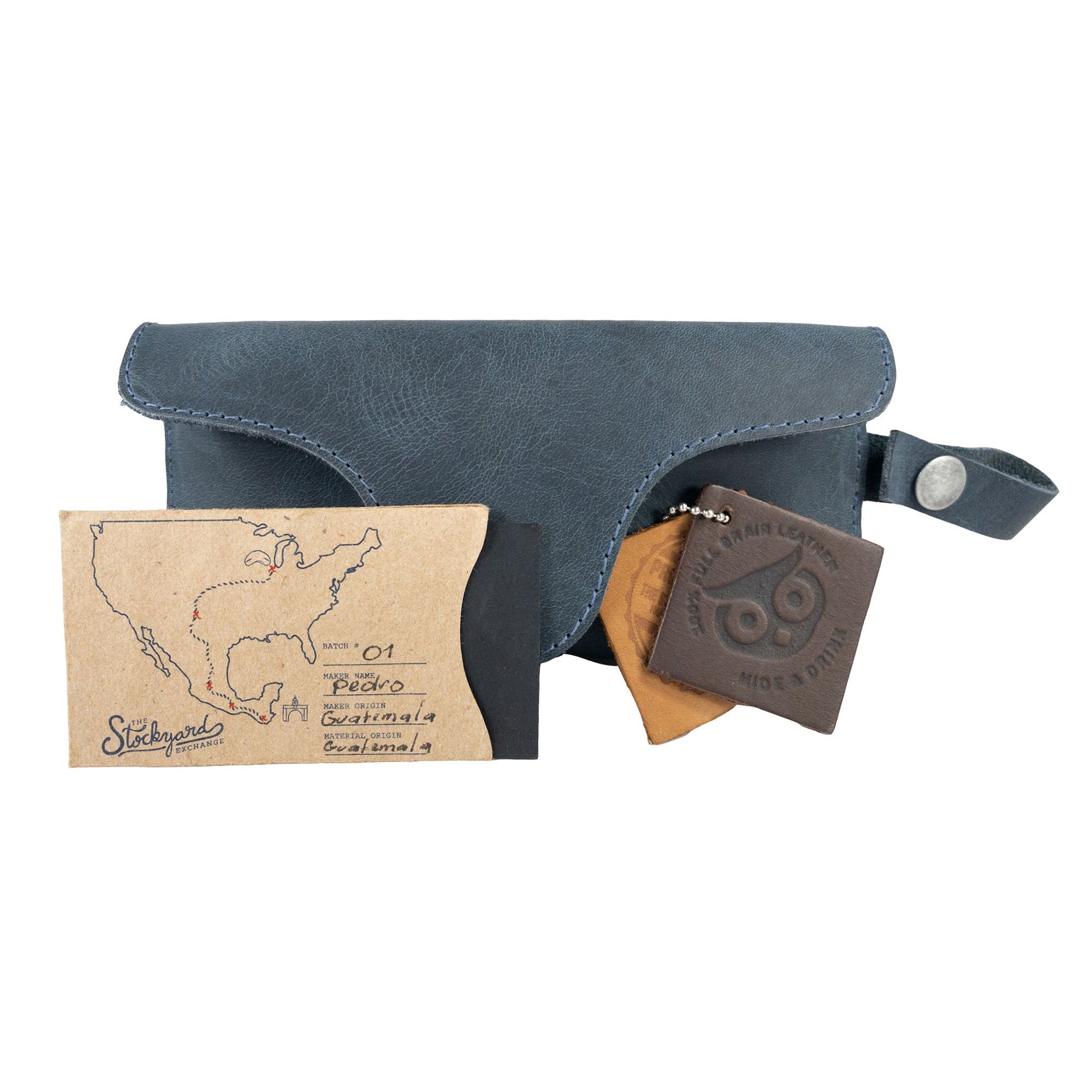 Measuring dimensions of Eyeglasses Case with Strap by Hide & Drink, showcasing durable construction from full grain leather. This reliable sunglasses case serves as an effective protector for eyewear, highlighting artisan craftsmanship in La Antigua Guatemala & Oaxaca Mexico.