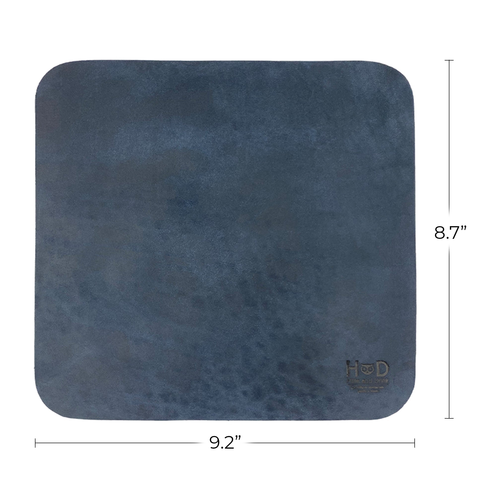 Hide & Drink Mousepad in a green shade, embodying a unique patina over time. This artisan mousepad offers a smooth surface for various mouse types, ideal for your workspace, crafted in La Antigua Guatemala & Oaxaca Mexico.