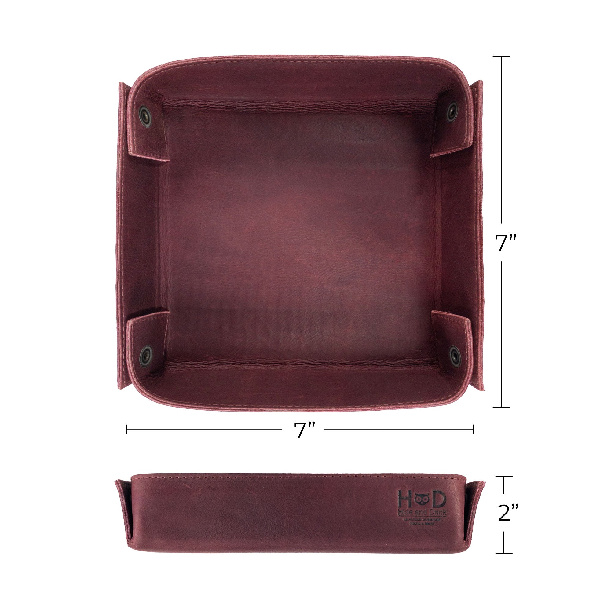 Hide & Drink Jumbo Tray showcasing a sophisticated design made from full grain leather, perfect for organizing coins and gadgets. This durable organizer highlights artisan craftsmanship from La Antigua Guatemala.