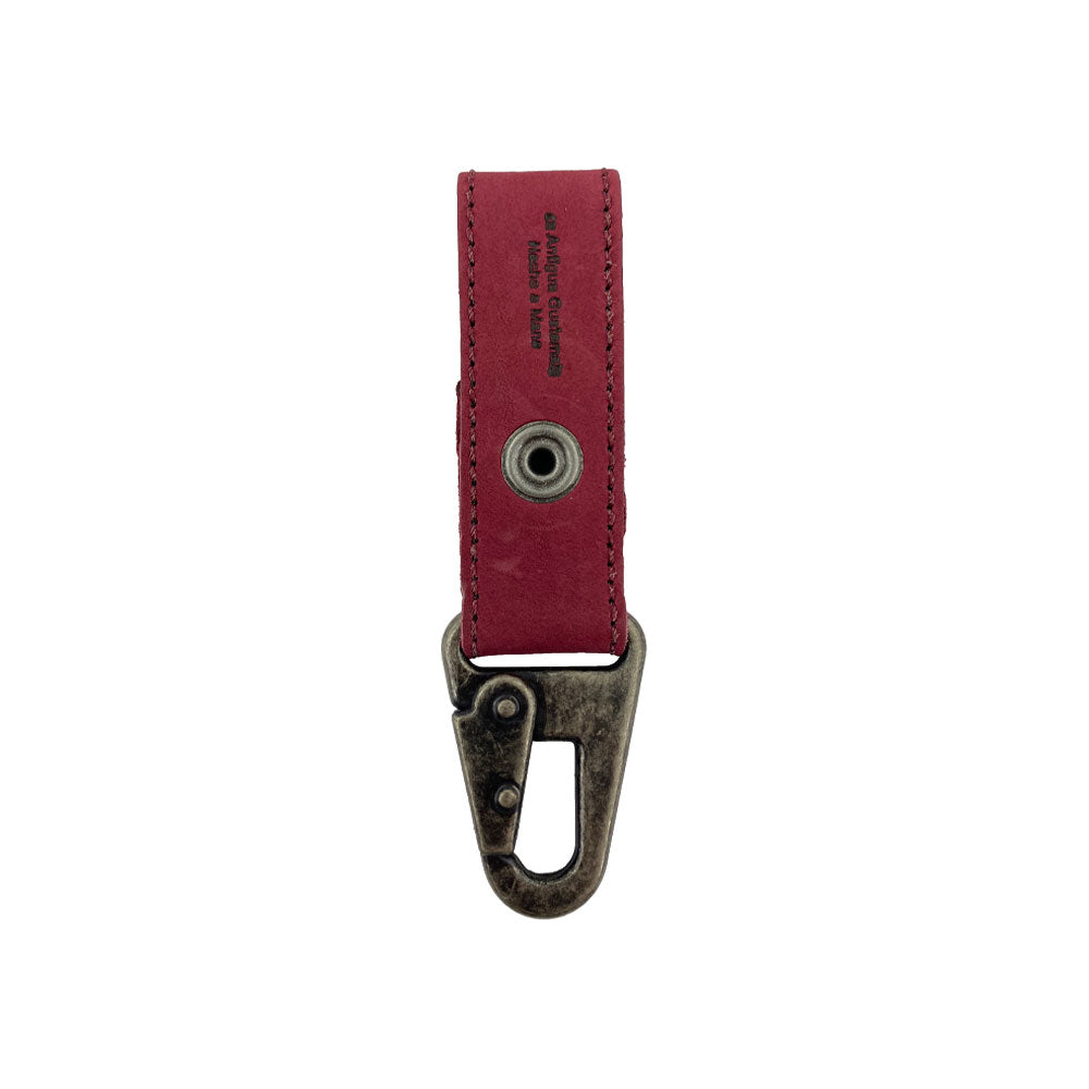 Rear view of the Hide & Drink Key Ring Holder showcasing the attention to detail in its design and the use of high-quality Full Grain Leather. Key Ring Holder, Full Grain Leather, StockyardX, Small Batch Production, Hand Cut, Hand Sewn, Fire Branded, Artisan, Handmade in La Antigua Guatemala & Oaxaca Mexico.