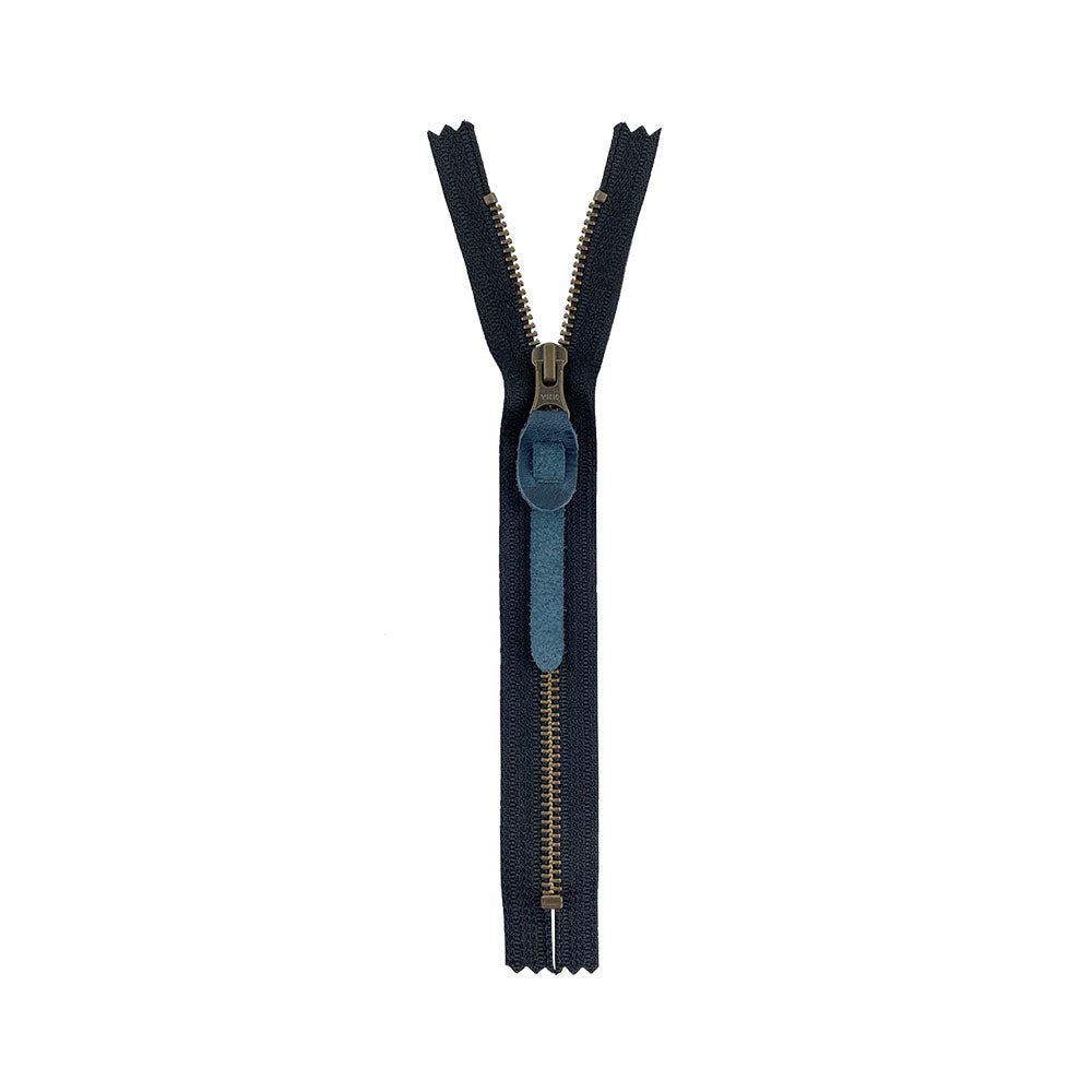 Sturdy Rustic Zipper Pull Replacement by Hide & Drink, finely crafted from quality full grain leather. Part of the 6 pack, suitable for backpacks, jackets, wallets, and bags. Each piece highlights artisan craftsmanship with fire branding in La Antigua Guatemala & Oaxaca Mexico.