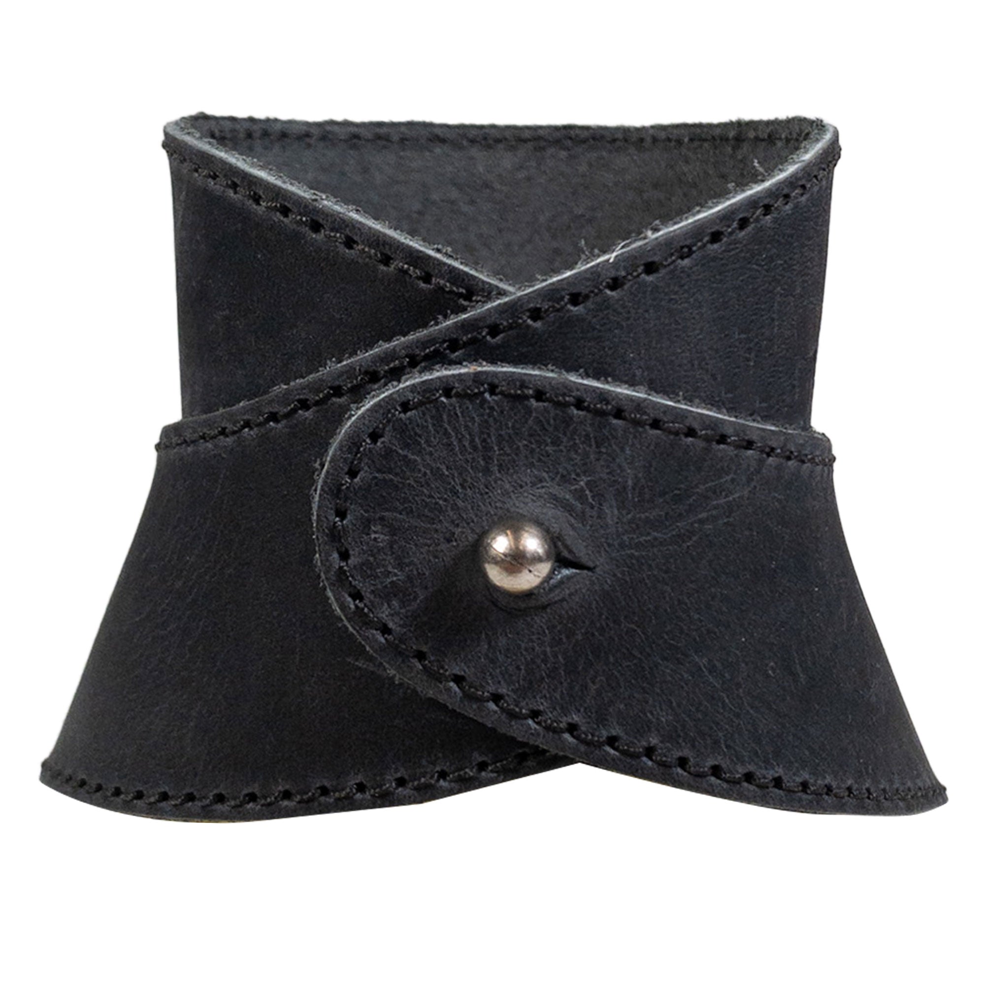 Side image of Hide & Drink Chemex Collar showcasing its soft black Full Grain Leather, designed perfectly for Chemex 6-Cup Glass pour over coffee. Created by artisans in La Antigua Guatemala & Oaxaca Mexico through small batch production.