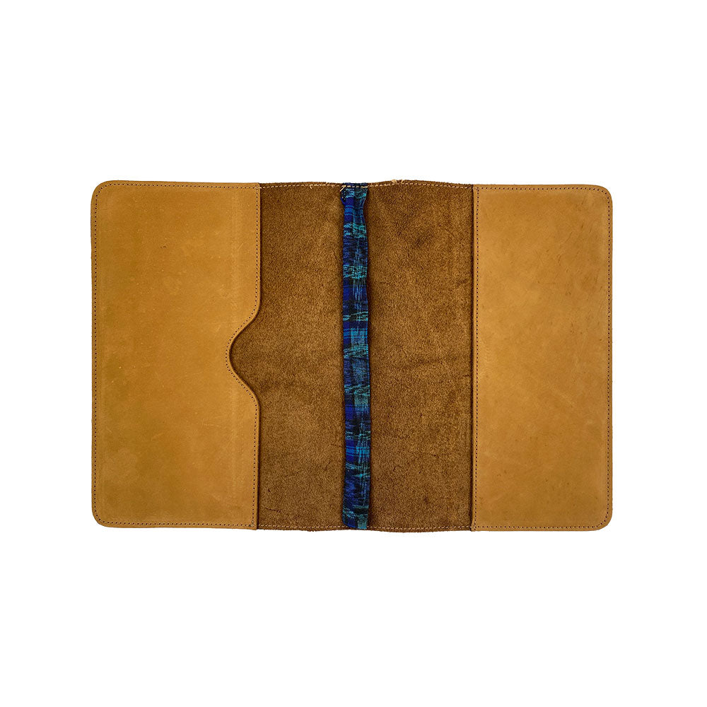 Close-up dimension illustration of the Full Grain Leather Journal Cover for Moleskine Cahier XL (7.5 x 9.75 in.) by Hide & Drink, showcasing a perfect fit. Crafted with care and precision in small batch production.