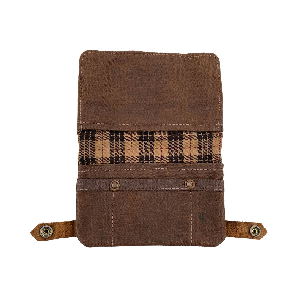 Interior layout of the dark brown Hide & Drink Tobacco Pouch Waxed Canvas, featuring ample storage for tobacco and accessories. This artisan-made pouch is perfect for travelers looking for stylish organization and classic storage options.