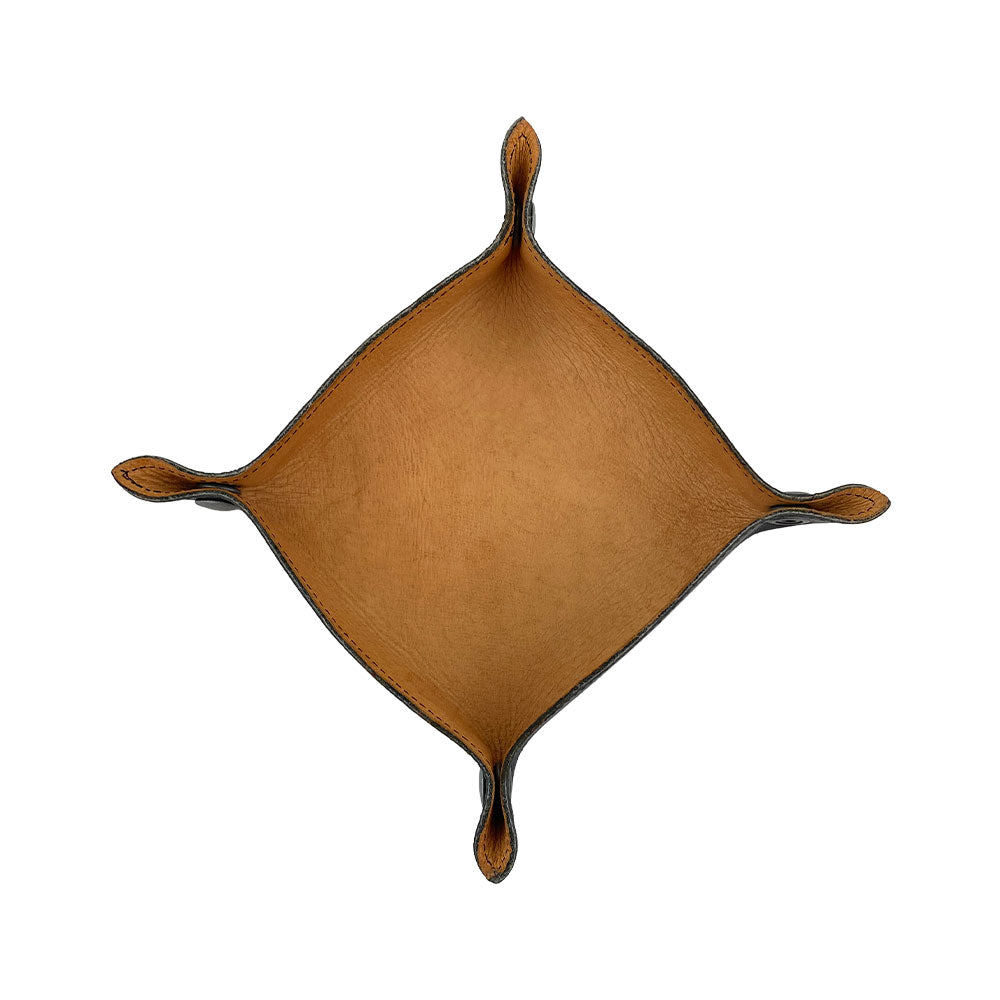Hide & Drink Valet Tray designed for practicality and style, made from premium full grain leather. Ideal for home organization, handmade in La Antigua Guatemala & Oaxaca Mexico, Catchall Change Key Wallet Coin Box Tray Storage Valet, Full Grain Leather, StockyardX, Small Batch Production, Hand Cut, Hand Sewn, Fire Branded, Artisan.