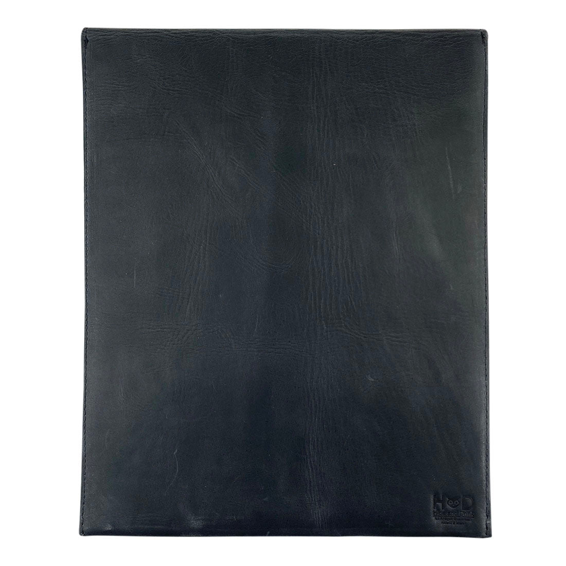 Clean design of the Mailing Envelope Folder by Hide & Drink, crafted to carry documents securely and stylishly. This Mailing Envelope Document Holder is an ideal Attache made from Full Grain Leather, showcasing the quality of artisan craftsmanship from La Antigua Guatemala.