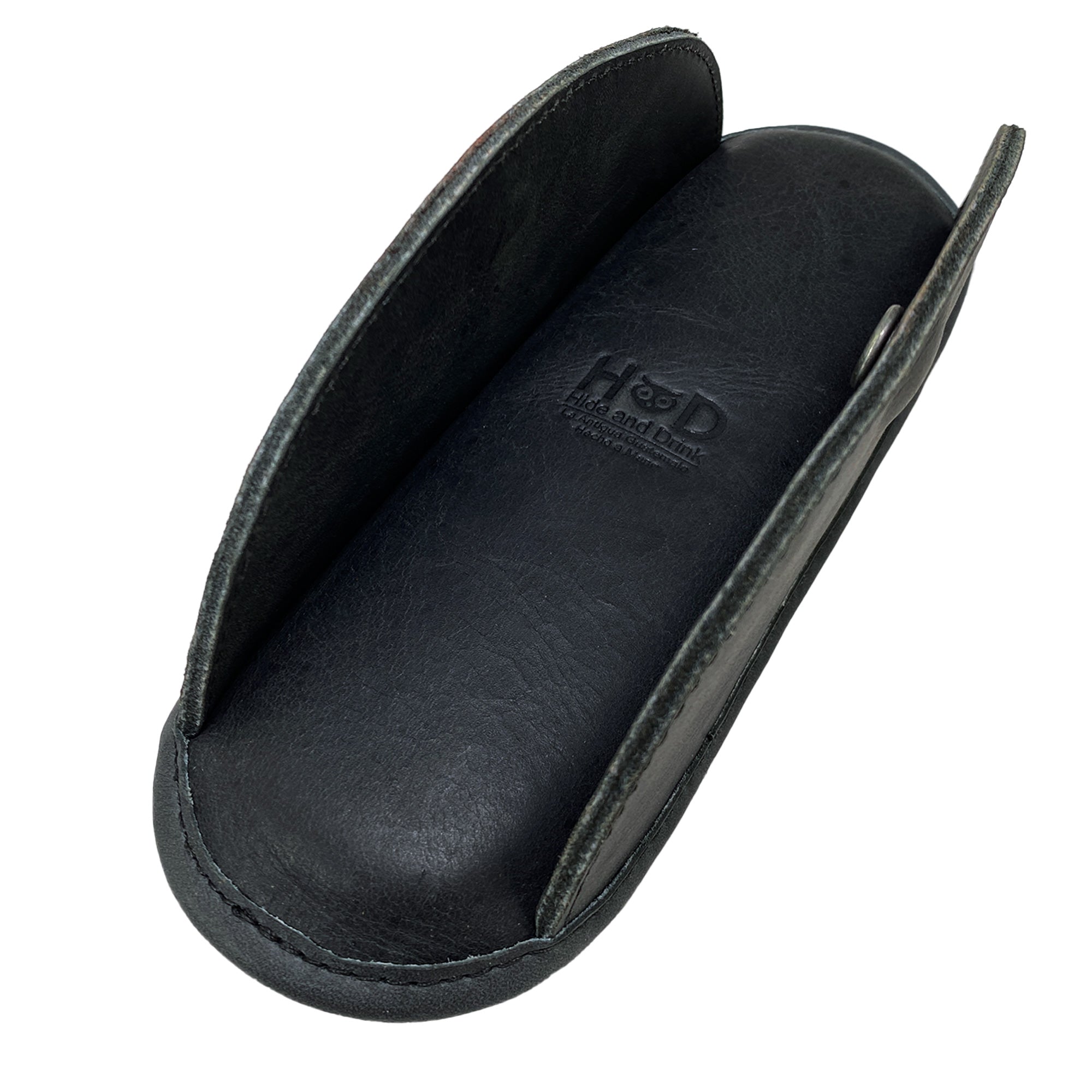 Interior view of the Hide & Drink Shoulder Pad Replacement displays premium leather, ideal for Shoulder Pad Replacement for Briefcases & Messenger Bags, Laptop Cases, Satchels. This product is a testament to artisan craftsmanship and small batch production in La Antigua Guatemala & Oaxaca Mexico.
