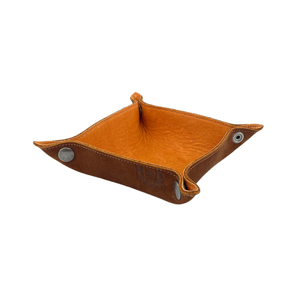 Side view of the stylish Valet Tray with Sheep Skin by Hide & Drink, showcasing its lightweight and durable construction. This coin box offers a practical solution for organizing essentials, made from Full Grain Leather & Sheepskin in small batch production. Hand branded and artisan-crafted in La Antigua Guatemala & Oaxaca Mexico.