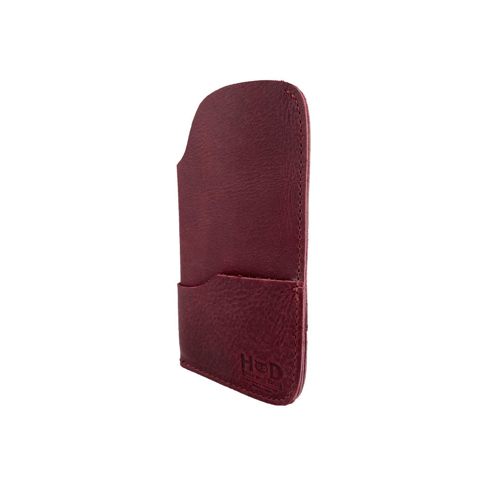 Final view of the Hide & Drink Sunglass Case & Wallet in tan leather, ideal for all occasions. This Rustic Sunglasses Case & Wallet showcases the beauty of Full Grain Leather as a reliable eyeglasses sleeve for travel, handmade in La Antigua Guatemala & Oaxaca Mexico.