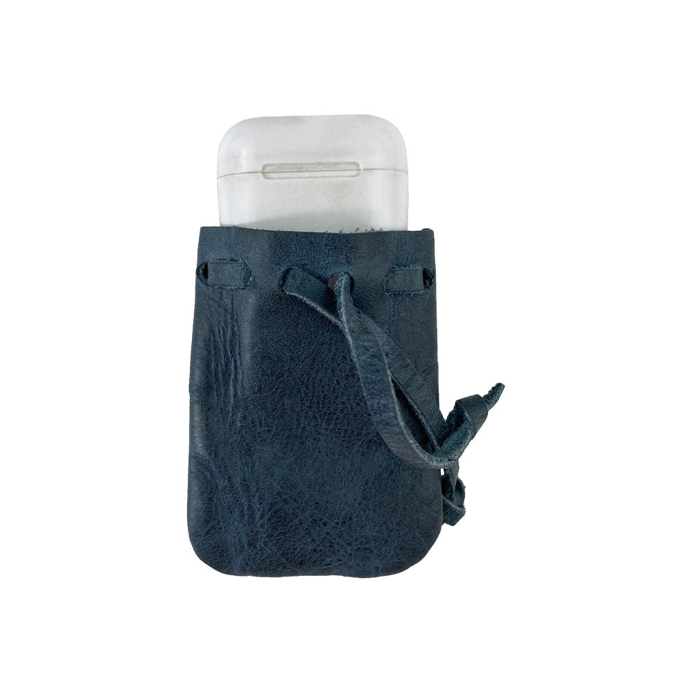 The Mini Medieval Pouch Keychain by Hide & Drink features a stylishly secured airpods case. This tiny bag with keyring made from full grain leather also serves effectively as a coin pouch, showcasing artisan skills from La Antigua Guatemala.