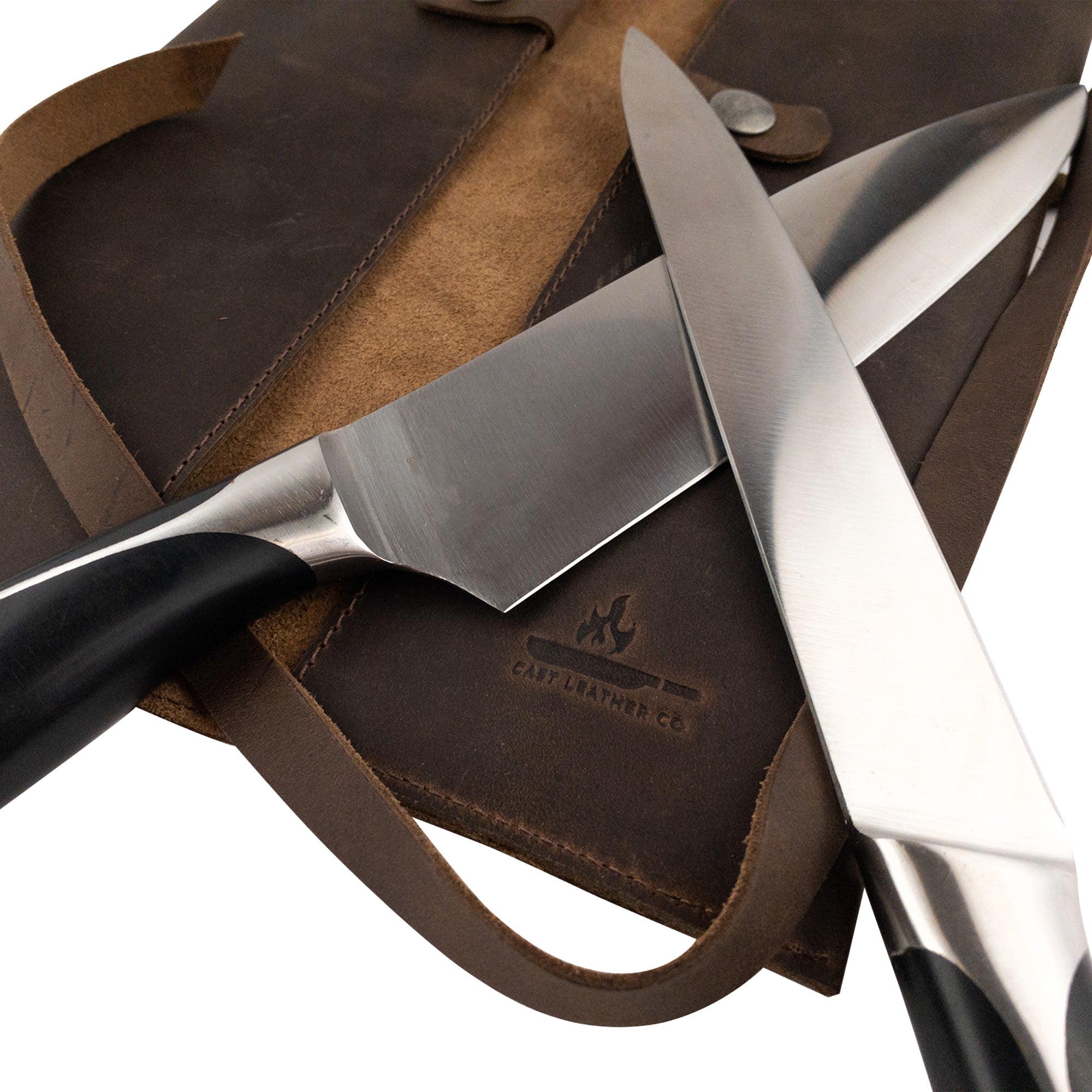 Cast Leather Co. Leather Double Knife Roll with dimensions clearly marked. This Full Grain Leather Double Knife Roll is designed for precision storage of kitchen tools, blending style and functionality, and is artisan crafted in La Antigua Guatemala & Oaxaca Mexico.