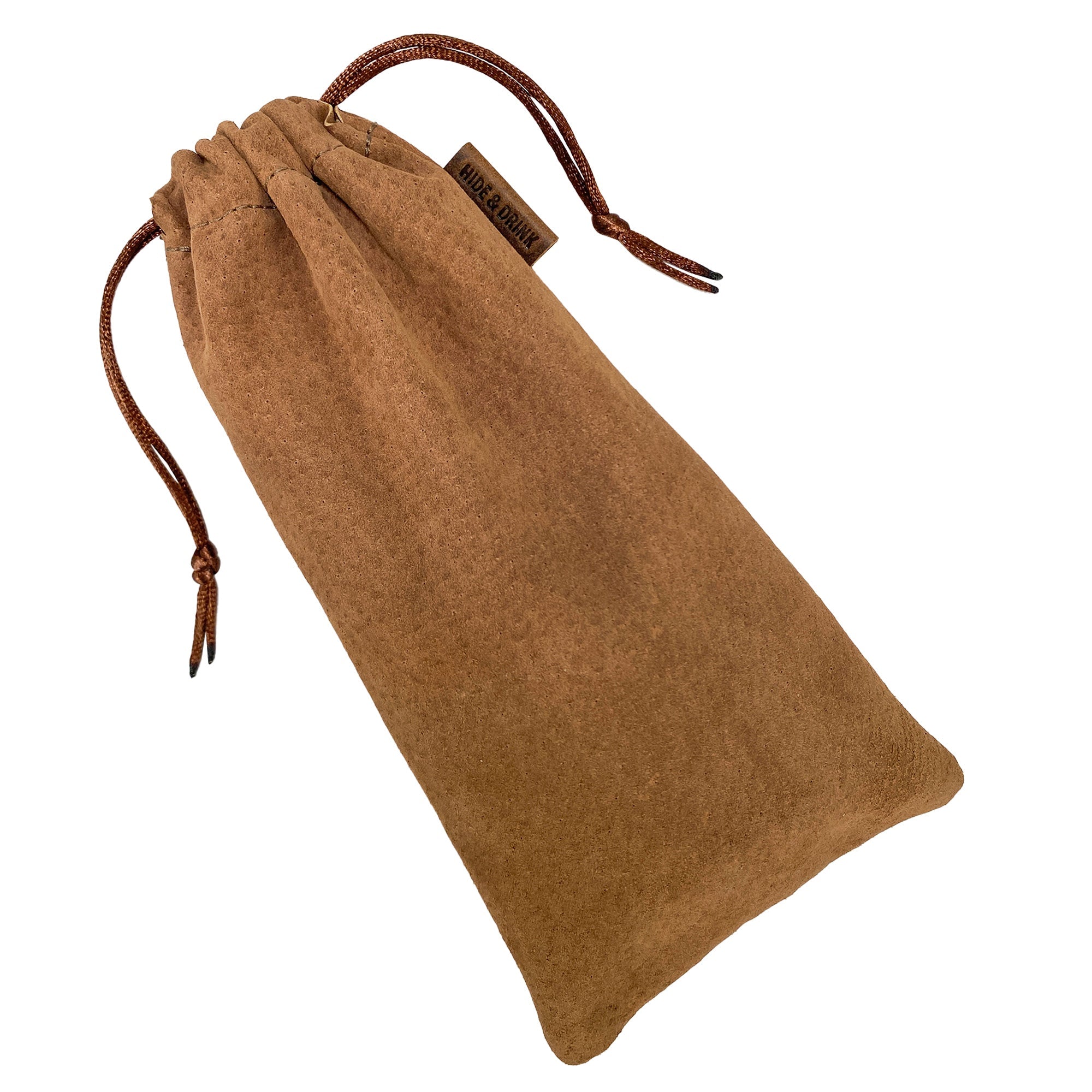 Hide & Drink Drawstring Bag for Pipe, made with soft sheepskin leather. Perfect for on-the-go storage, this artisan item highlights the care of small batch production from La Antigua Guatemala & Oaxaca.