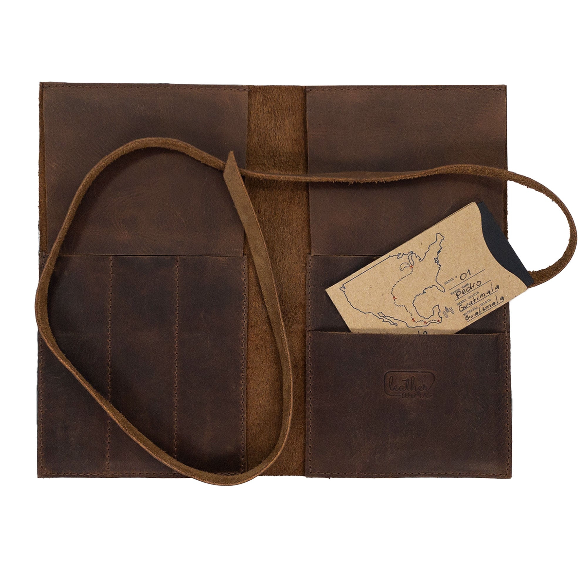 Squared Pencil Case by Leather Worx with a tag emphasizing its origin. This beautifully crafted piece in Full Grain Leather is a perfect pen organizer, revealing the commitment to artisan craftsmanship through hand cut, hand sewn, and fire branded techniques. Handmade in La Antigua Guatemala & Oaxaca Mexico.