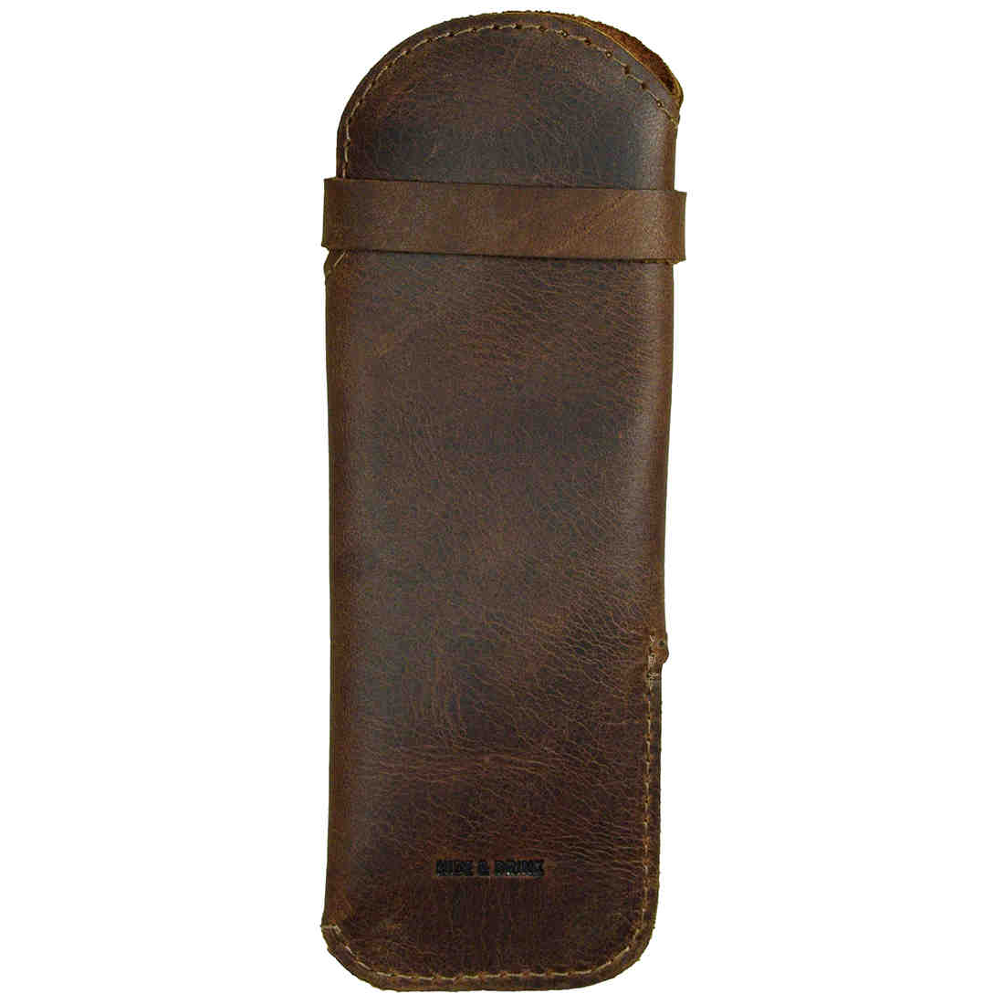 Elegant Heart Pen Case by Hide & Drink, offering a classic look for your writing instruments. This stylish Pencil Organizer is made from high-quality Full Grain Leather, representing small batch production and artisan craftsmanship, perfect for gifts for bookworms and office accessories enthusiasts, handmade in La Antigua Guatemala & Oaxaca Mexico.
