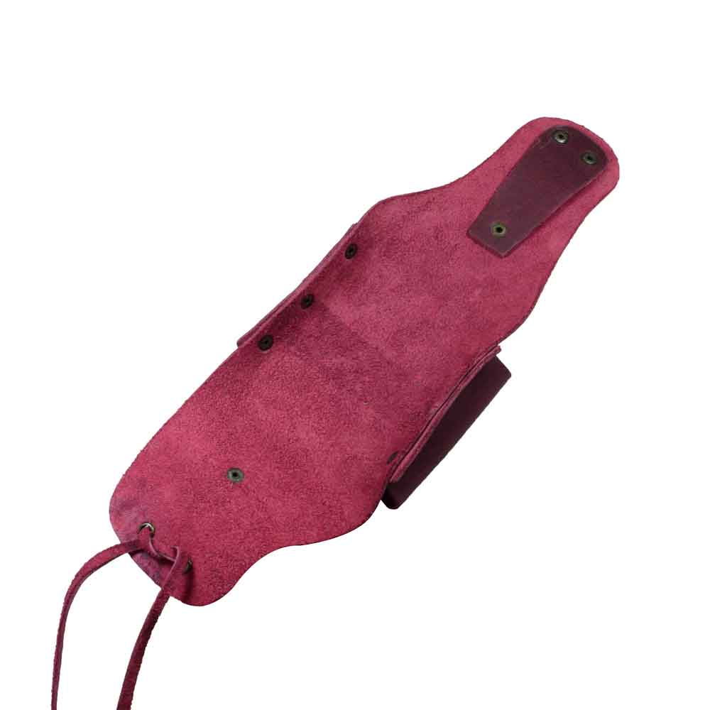Hide & Drink Beer Holster Cowboy Buzy, a convenient Beer Holster for Cowboy designed for hands-free enjoyment. This Western Bottle Leg Grip crafted from full grain leather showcases the quality and artistry of small batch production in La Antigua Guatemala.