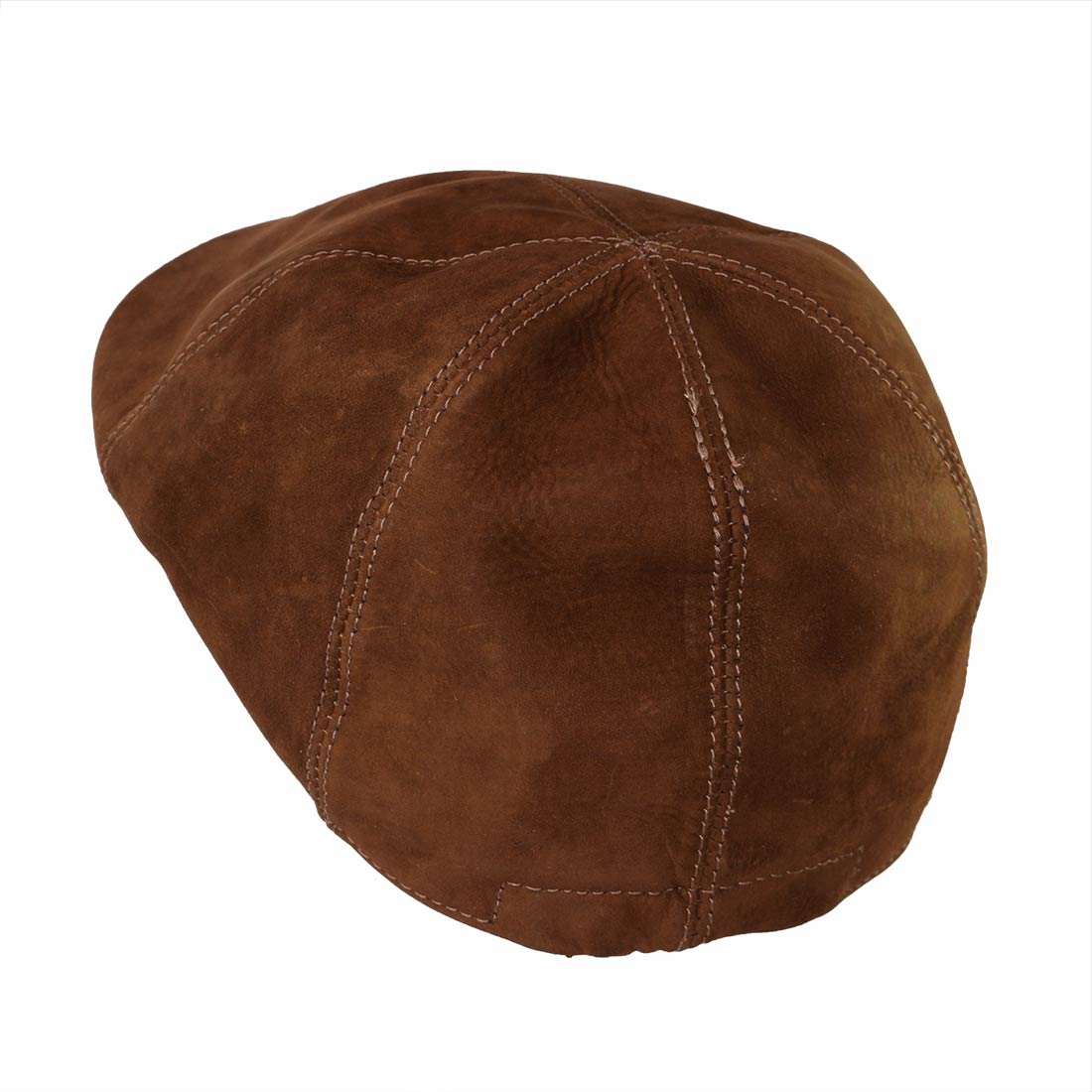 Detailed view of the structured design of a men's driver's cap from Hide & Drink, made from soft suede leather. This vintage cap emphasizes the artisan quality and craftsmanship, with full grain leather construction. Ideal for someone looking for unique accessories, handmade in La Antigua Guatemala & Oaxaca Mexico.