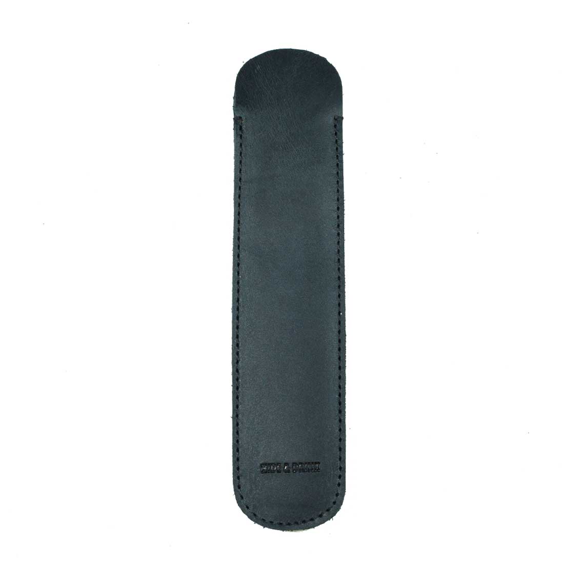 The Vintage Pen Sleeve by Hide & Drink captures attention with its rich, earthy tones and handcrafted elegance. A stylish accessory for any bookworm, highlighting the importance of artisan workmanship.