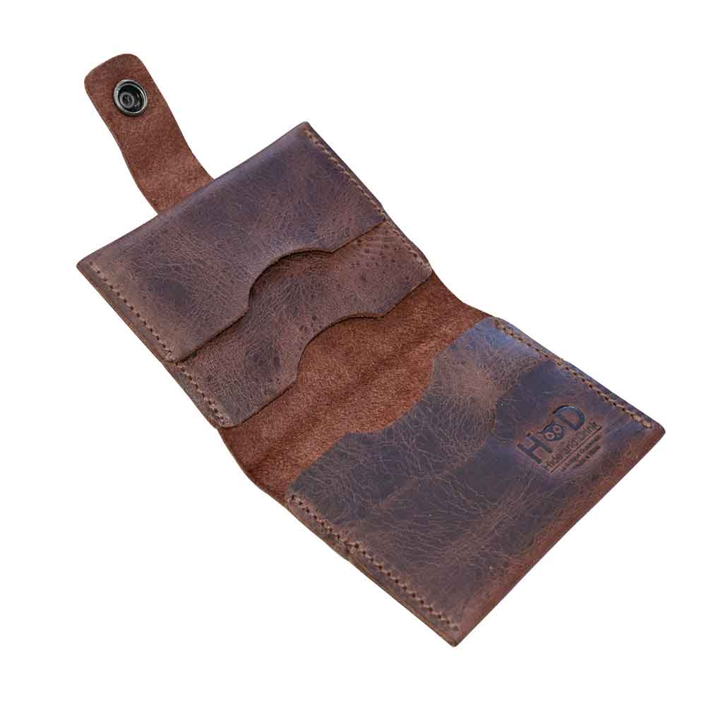 Open view of Hide & Drink's Squared Wallet, highlighting the organized slots for cards. Made with Full Grain Leather, this Bifold Simple Wallet exemplifies Artisan craftsmanship, utilizing techniques like Fire Branded for durability, crafted in La Antigua Guatemala.