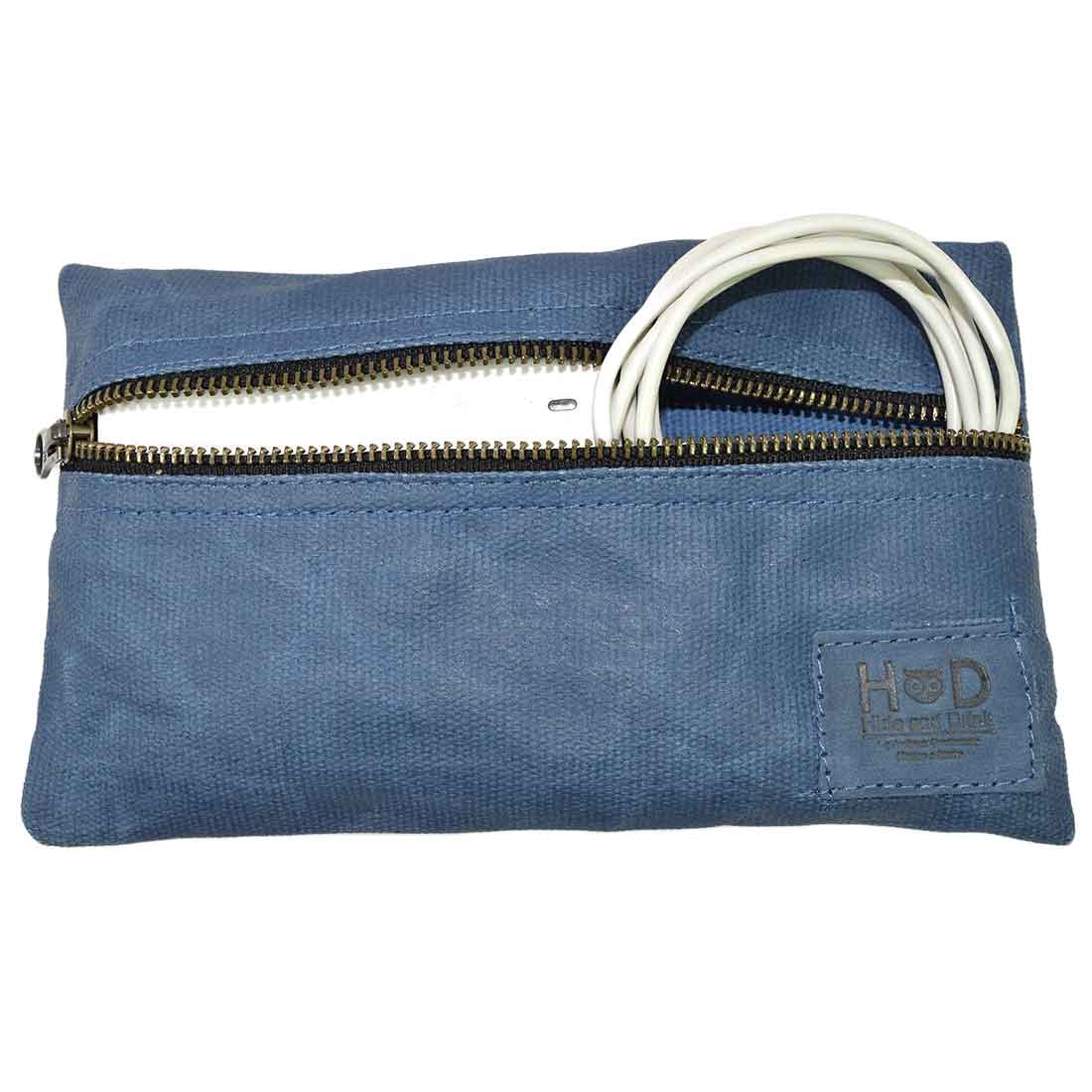 Hide & Drink Utility Cord Pouch focusing on its utilitarian style and valuable features. An ideal all-purpose utility & charger case for MacBook, iPad & Laptop, it also acts as a handy cable organizer, artisan-crafted in La Antigua Guatemala & Oaxaca Mexico.