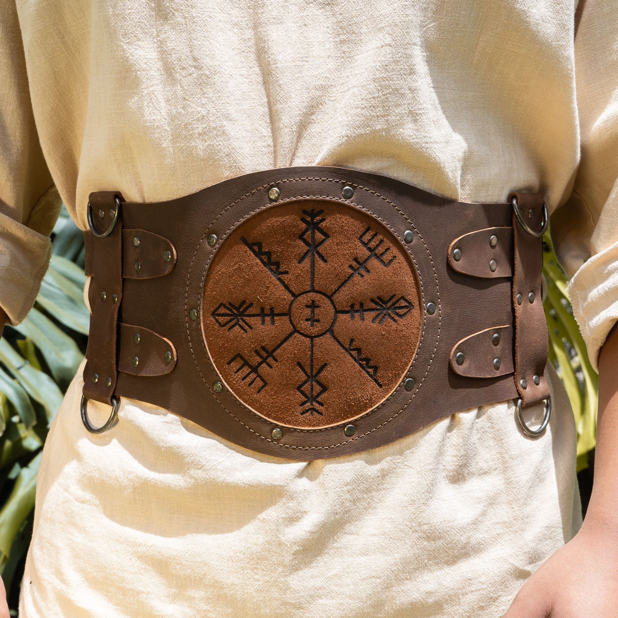 Close-up of the Viking Belt by Hide & Play, showcasing adjustable straps and full grain leather. Perfect for cosplay and costume parties, this rustic belt is designed for LARPing and highlights handmade artisan production from La Antigua Guatemala and Oaxaca Mexico.