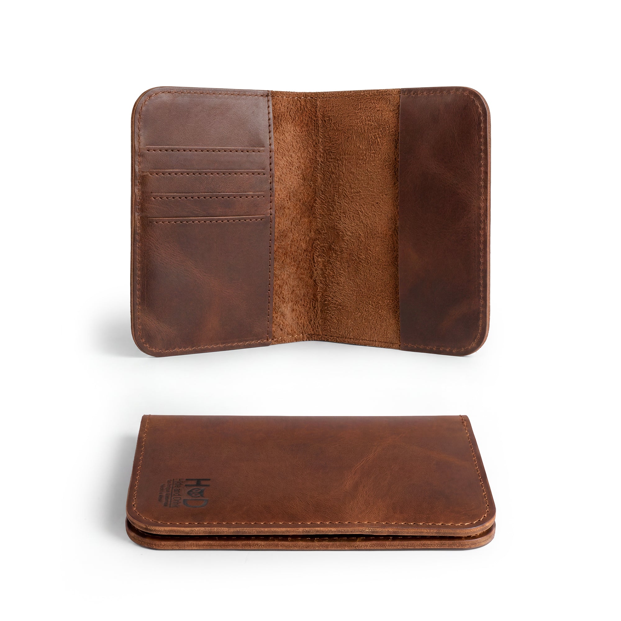 Full view of the Hide & Drink Travel Wallet displaying its stunning finish. This travel wallet serves as an essential bifold passport case and money holder, handcrafted with care in La Antigua Guatemala.