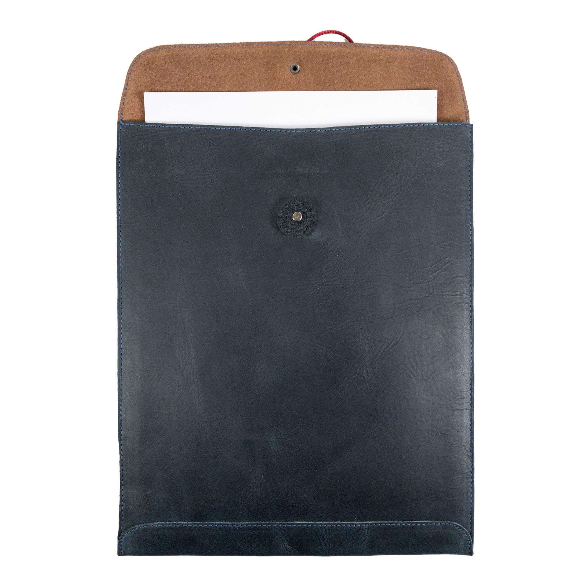 Elegant structure of the Mailing Envelope Folder by Hide & Drink, designed for organization and style. This Mailing Envelope Document Holder is perfect for everyday use, blending functionality with artisan craftsmanship from La Antigua Guatemala.