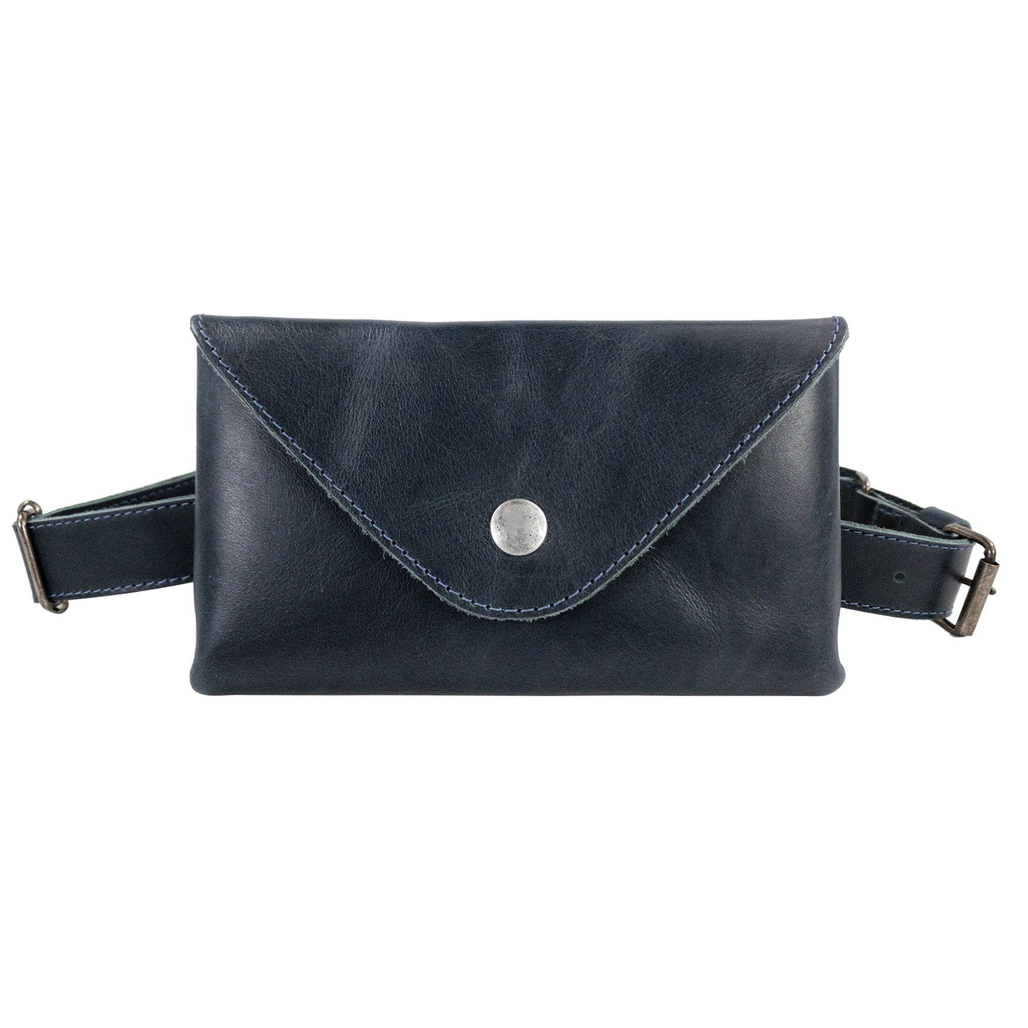 Stylish detail on Hide & Drink's black Fancy Fanny Pack, ideal for on-the-go digital nomads. This full grain leather waist pouch combines functionality with artisan quality.