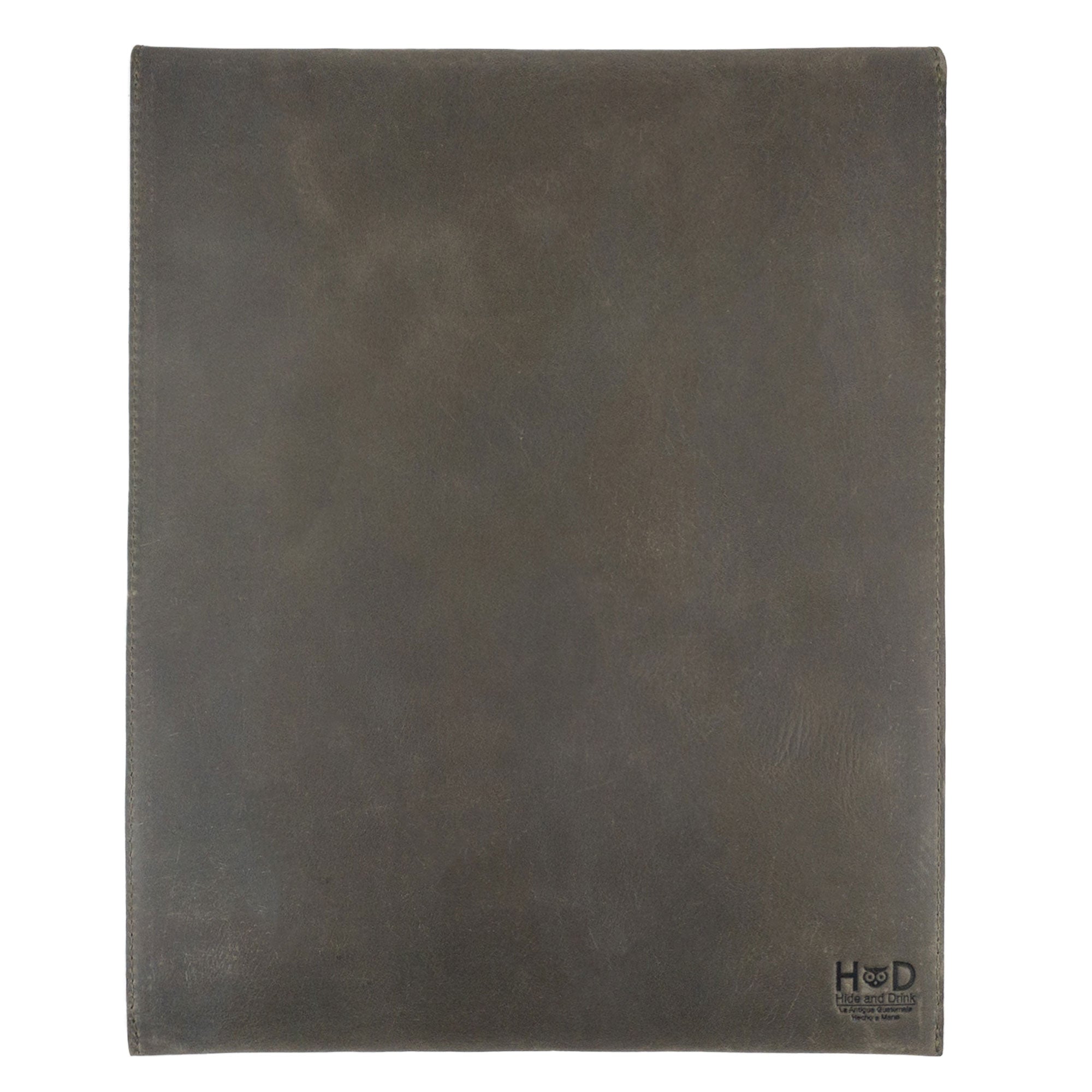 Refined Mailing Envelope Folder by Hide & Drink, featuring a unique look for professionals. This Mailing Envelope Document Holder is made from durable Full Grain Leather, showcasing the dedication of artisans from Oaxaca Mexico.
