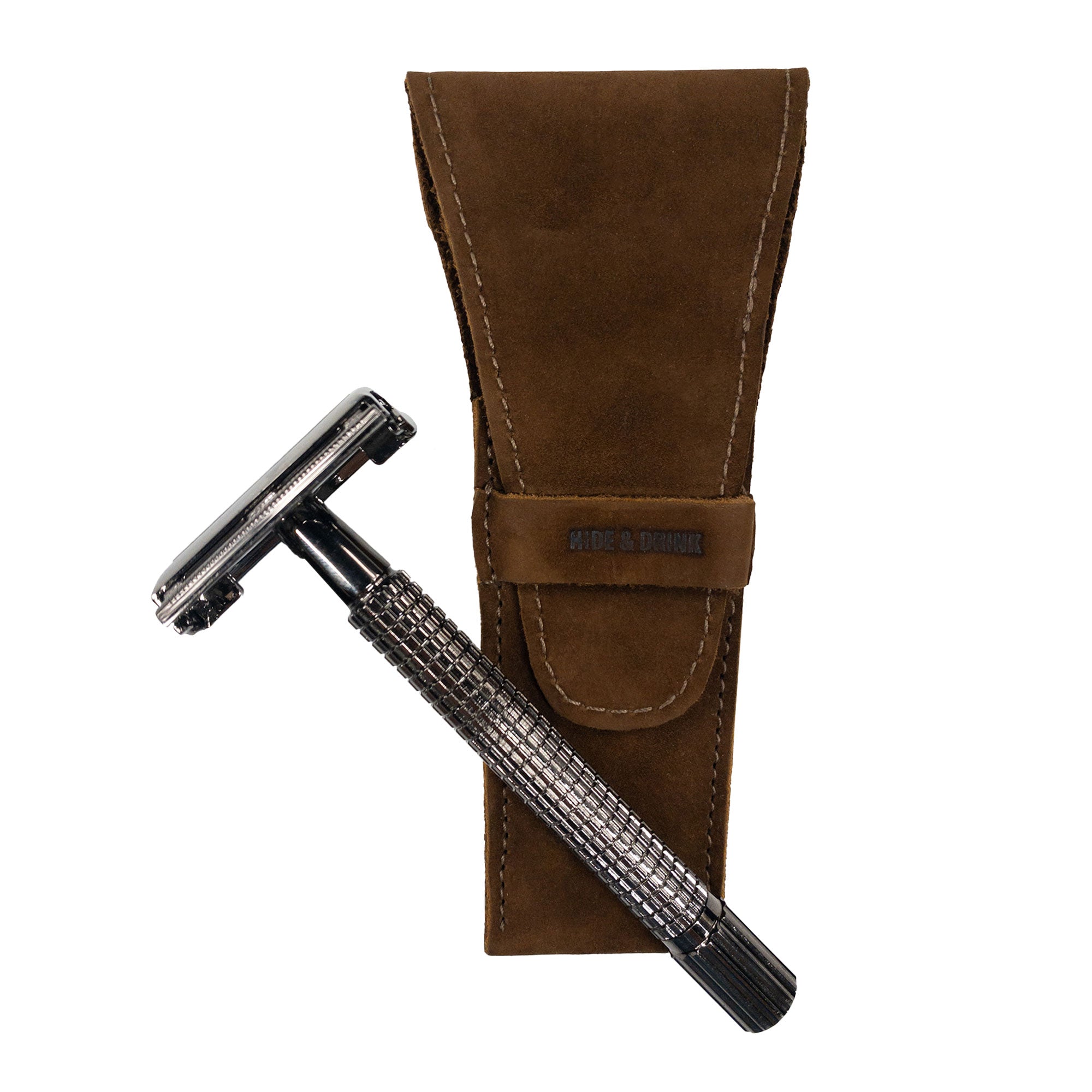 Another view of the Safety Razor Case by Hide & Drink, highlighting its sturdy design and high-quality Full Grain Leather. Perfect for shaving accessories, this artisan-crafted case is both stylish and practical, supporting handmade traditions.