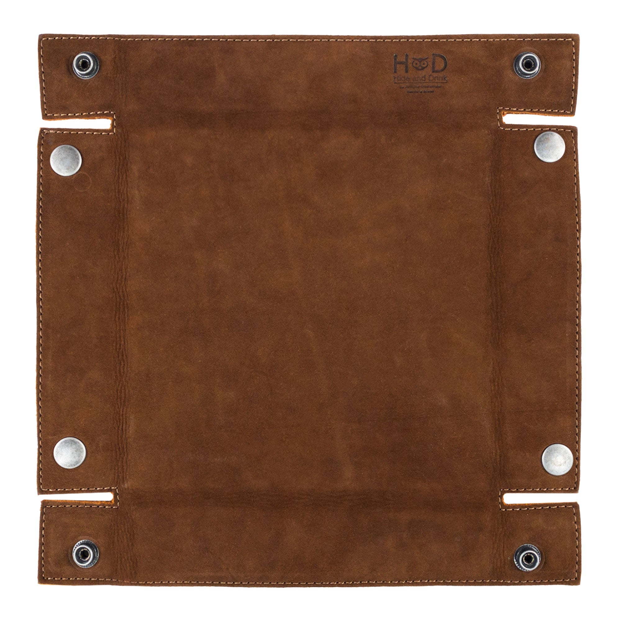 Hide & Drink Jumbo Tray, a versatile catchall tray crafted from durable full grain leather for quick access to your essential items like keys and smartphone. Handmade by artisans in La Antigua Guatemala.