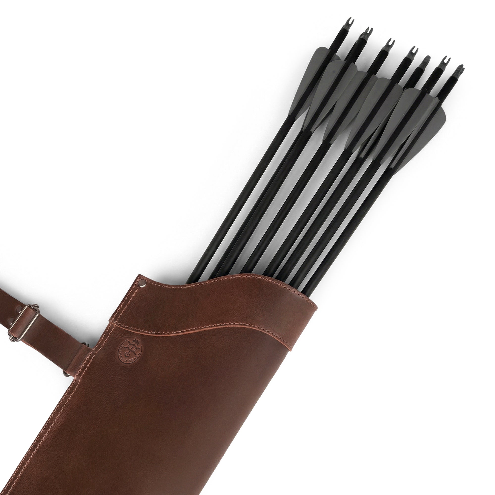 Close-up of The Yeoman, Sling Arrow Quiver with arrows securely stored, exemplifying its functionality and style. Valhalla Gear delivers this handmade accessory crafted from full grain leather, with hand-cut and hand-sewn quality, along with unique fire branded elements, made in La Antigua Guatemala & Oaxaca Mexico.