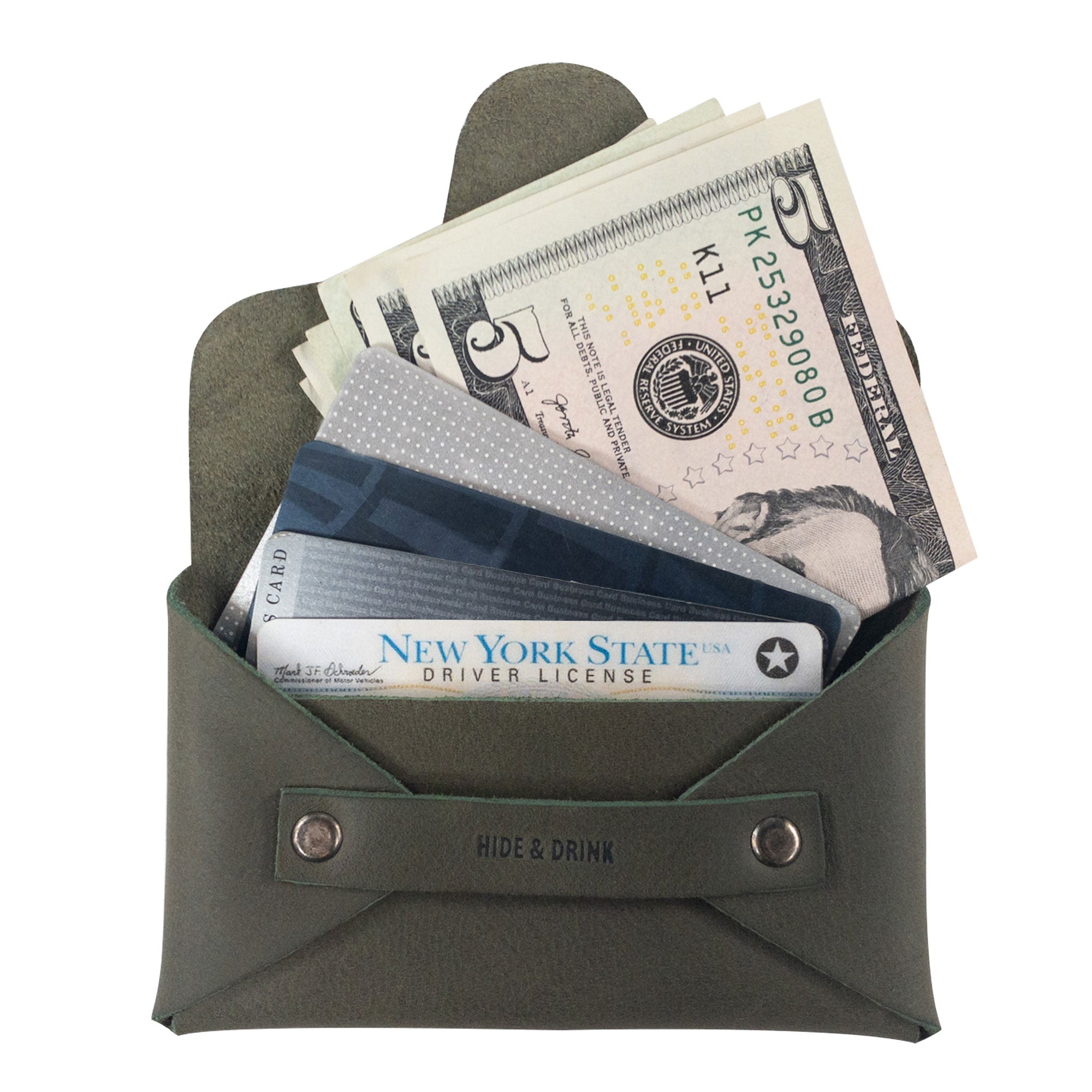 Hide & Drink's Snapless Business Card Holder combines style and functionality in a vintage wallet perfect for men and women. Crafted from durable Full Grain Leather, this sturdy pouch efficiently organizes cash and cards, embodying the artisan craftsmanship from La Antigua Guatemala & Oaxaca Mexico.