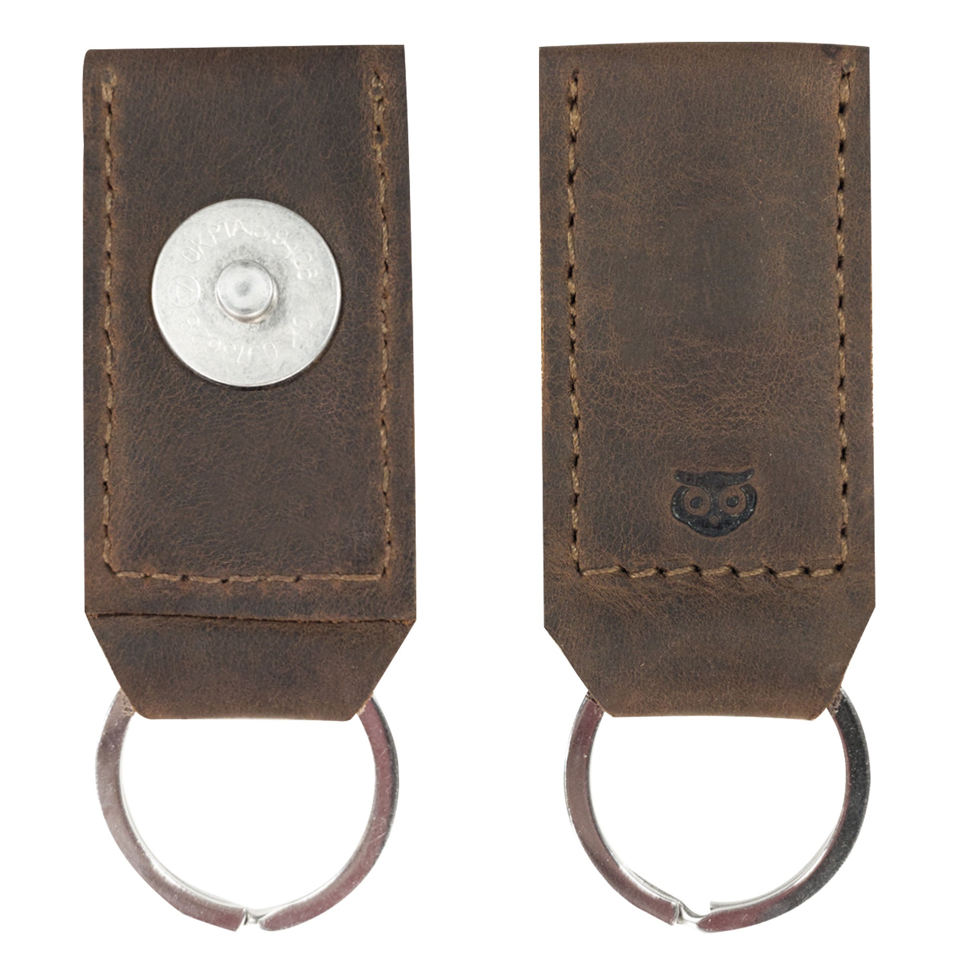 Front view of a leather key ring showcasing the quality of the Magnetic Keychain Holder by Hide & Drink. This accessory is made from durable full grain leather, emphasizing its handmade craftsmanship and artisanal details. Perfect for organizing keys while adding a rustic touch to wall decor, crafted in La Antigua Guatemala & Oaxaca Mexico.