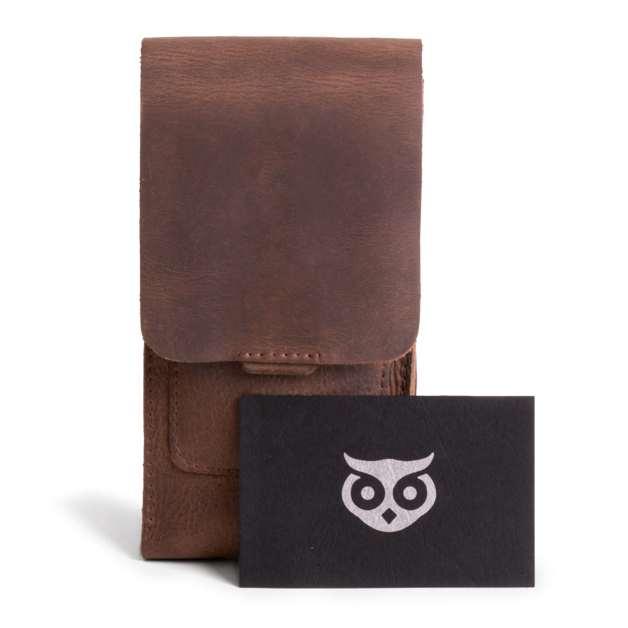 Hide & Drink's Triple Cigar Holder accompanied by a branded card, highlighting its artisan craftsmanship. This travel leather cigar case is the perfect gift for men, made from durable full grain leather and handcrafted in La Antigua Guatemala & Oaxaca Mexico.