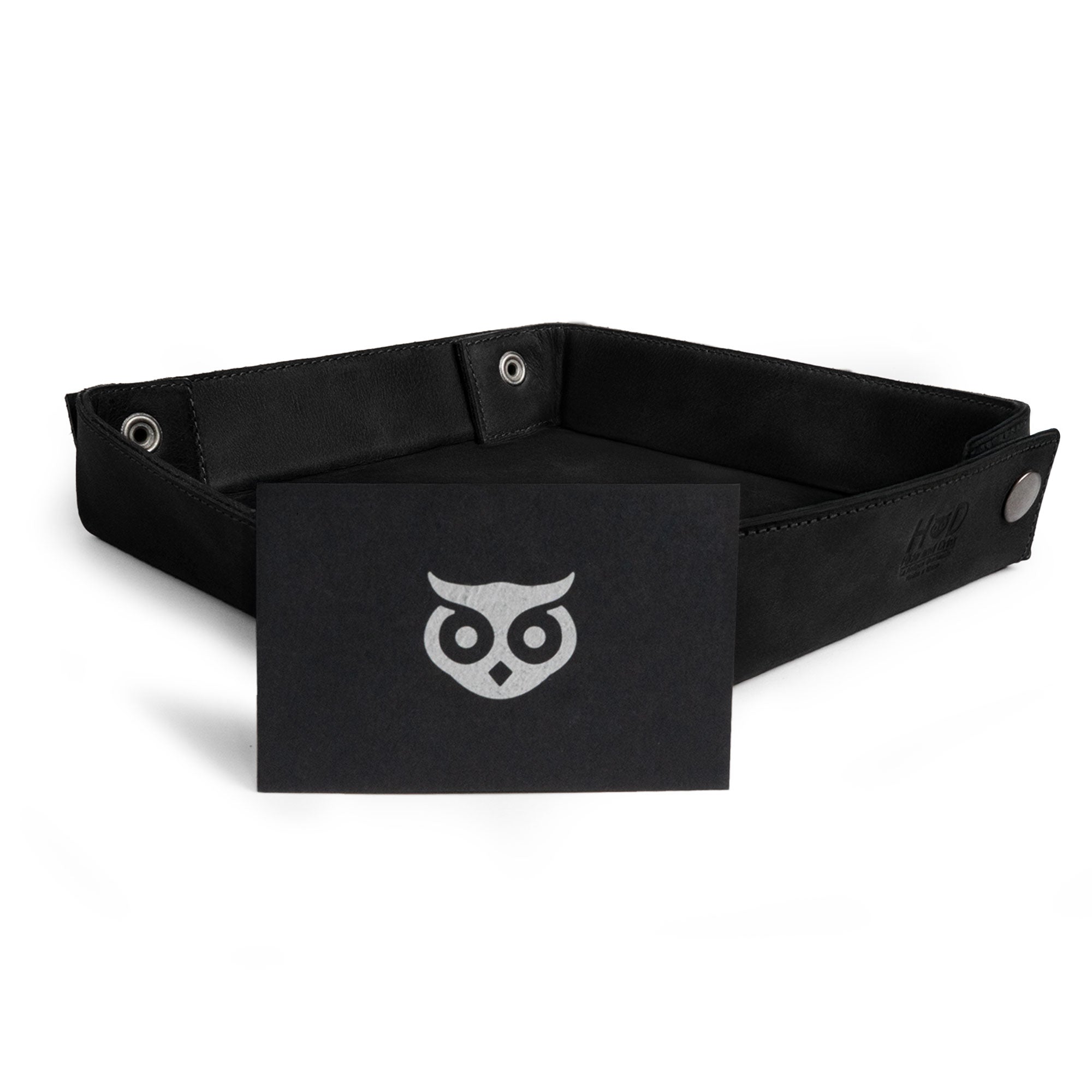 Hide & Drink Jumbo Tray, a stylish catchall made from full grain leather, perfect for organizing gadgets and coins. This durable tray highlights artisan craftsmanship from La Antigua Guatemala.