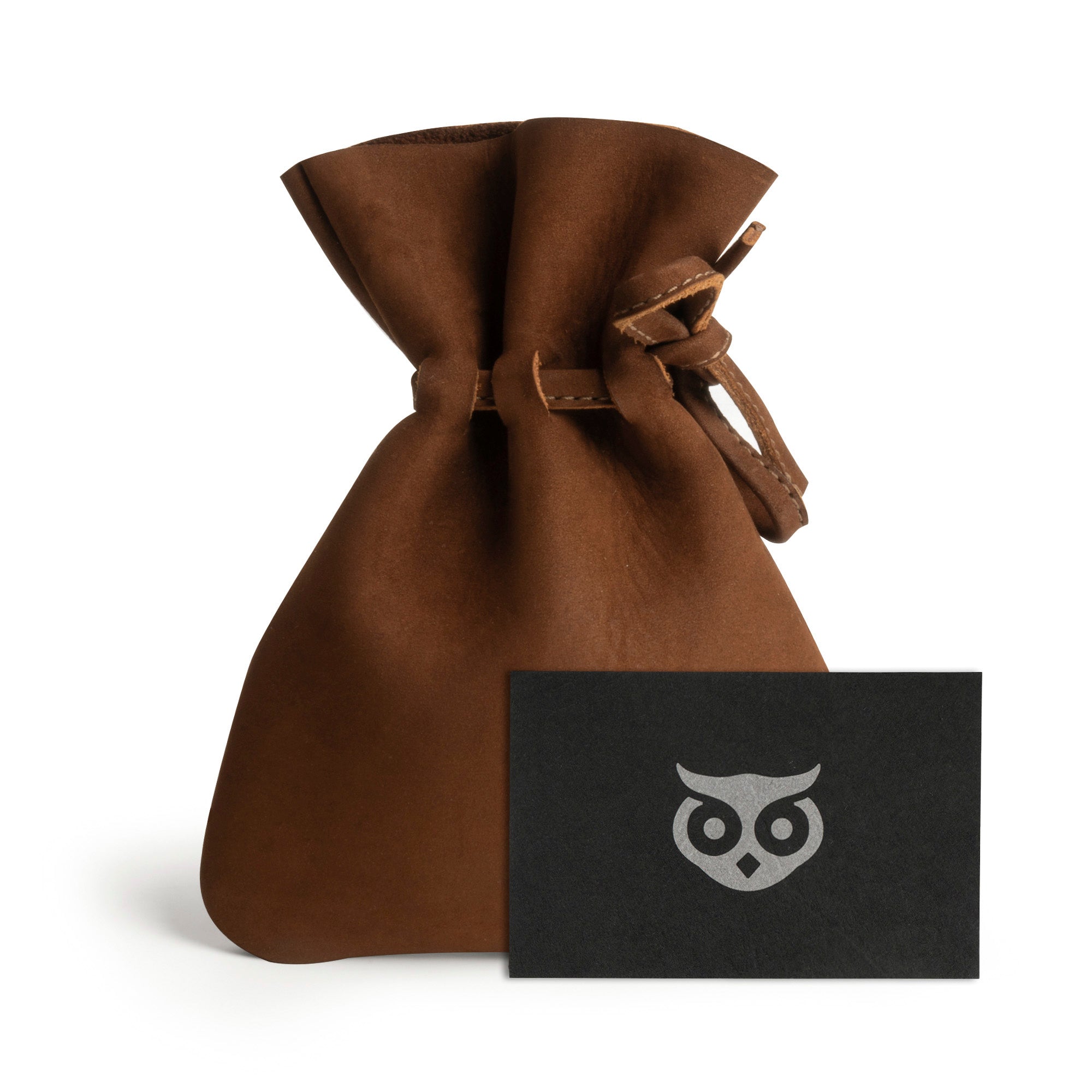 The Medieval Coin Pouch by Hide & Drink, displayed alongside an exclusive card, represents a thoughtful gift option. This stunning Medieval Drawstring Coin Pouch, made from Full Grain Leather, embodies a vintage aesthetic perfect for cosplay lovers. Artisan crafted in small batches, handmade in La Antigua Guatemala & Oaxaca Mexico.