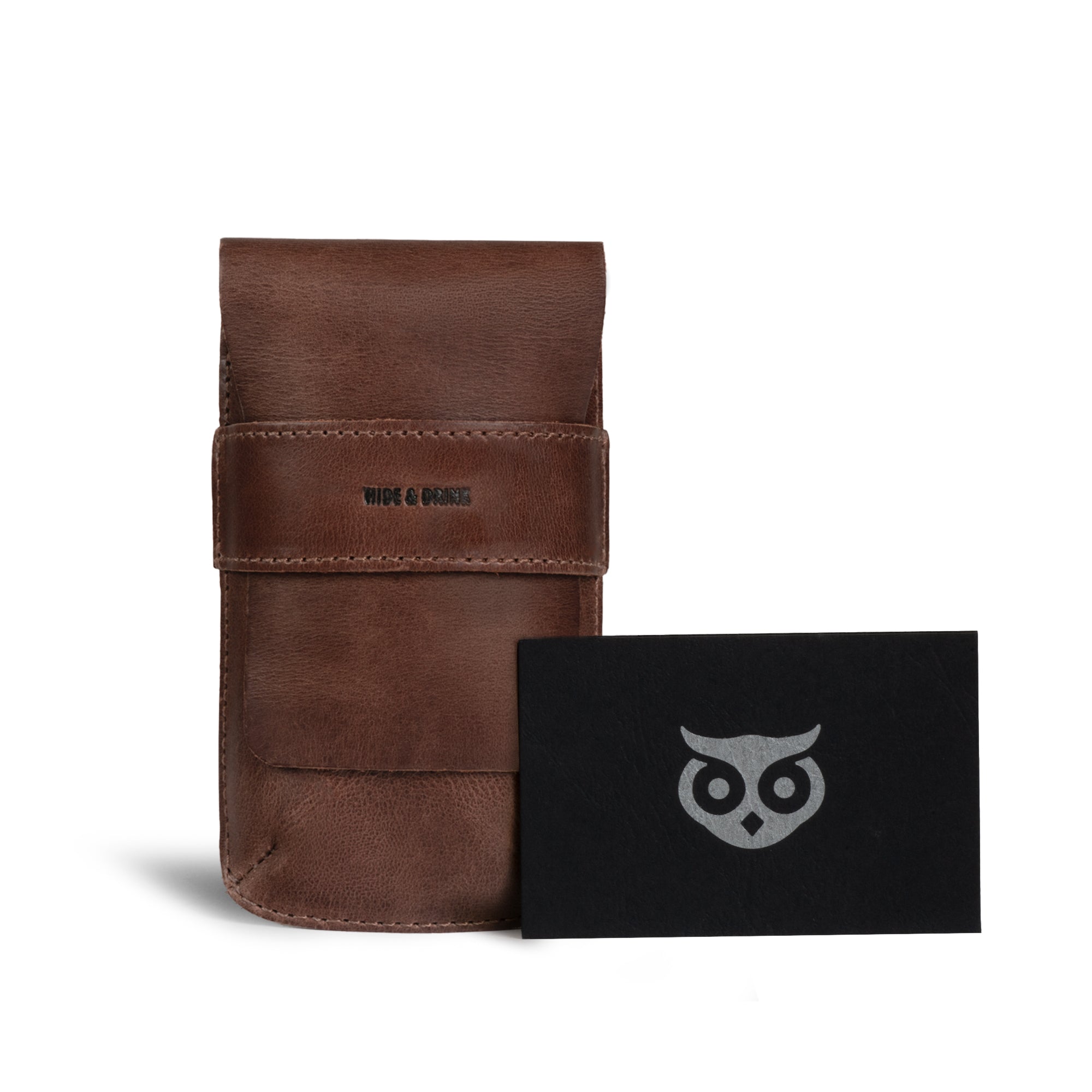 Refined Single Watch Pouch by Hide & Drink, complete with a vintage sleeve for safe watch storage. This stylish accessory, made of full grain leather, is an excellent portable storage watch case for men. Highlighting artisan craftsmanship through hand cut and hand sewn techniques, it exemplifies small batch production and is uniquely made in La Antigua Guatemala & Oaxaca, Mexico.